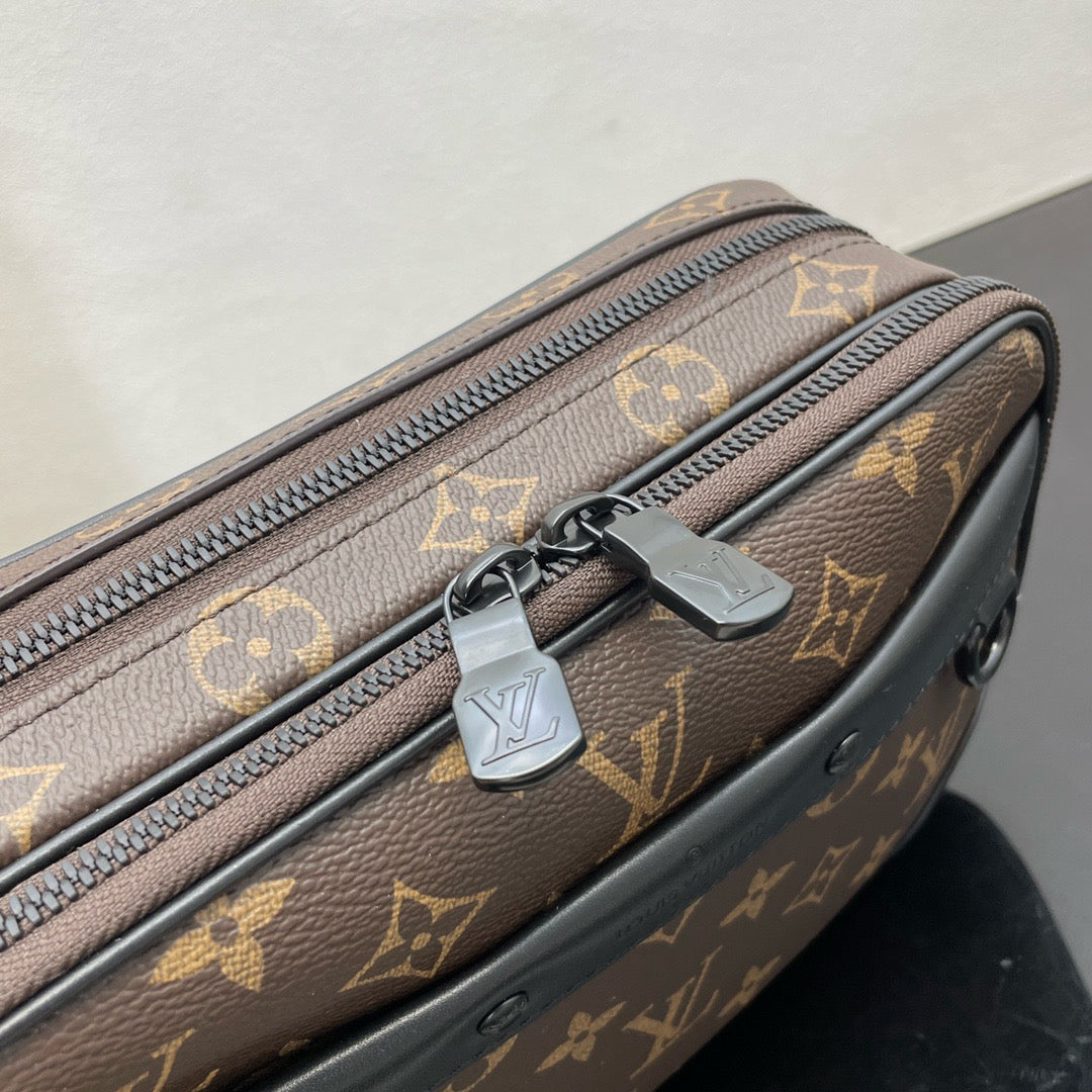 LOUIS VUITTON Alpha Crossbody bag/top quality M46955