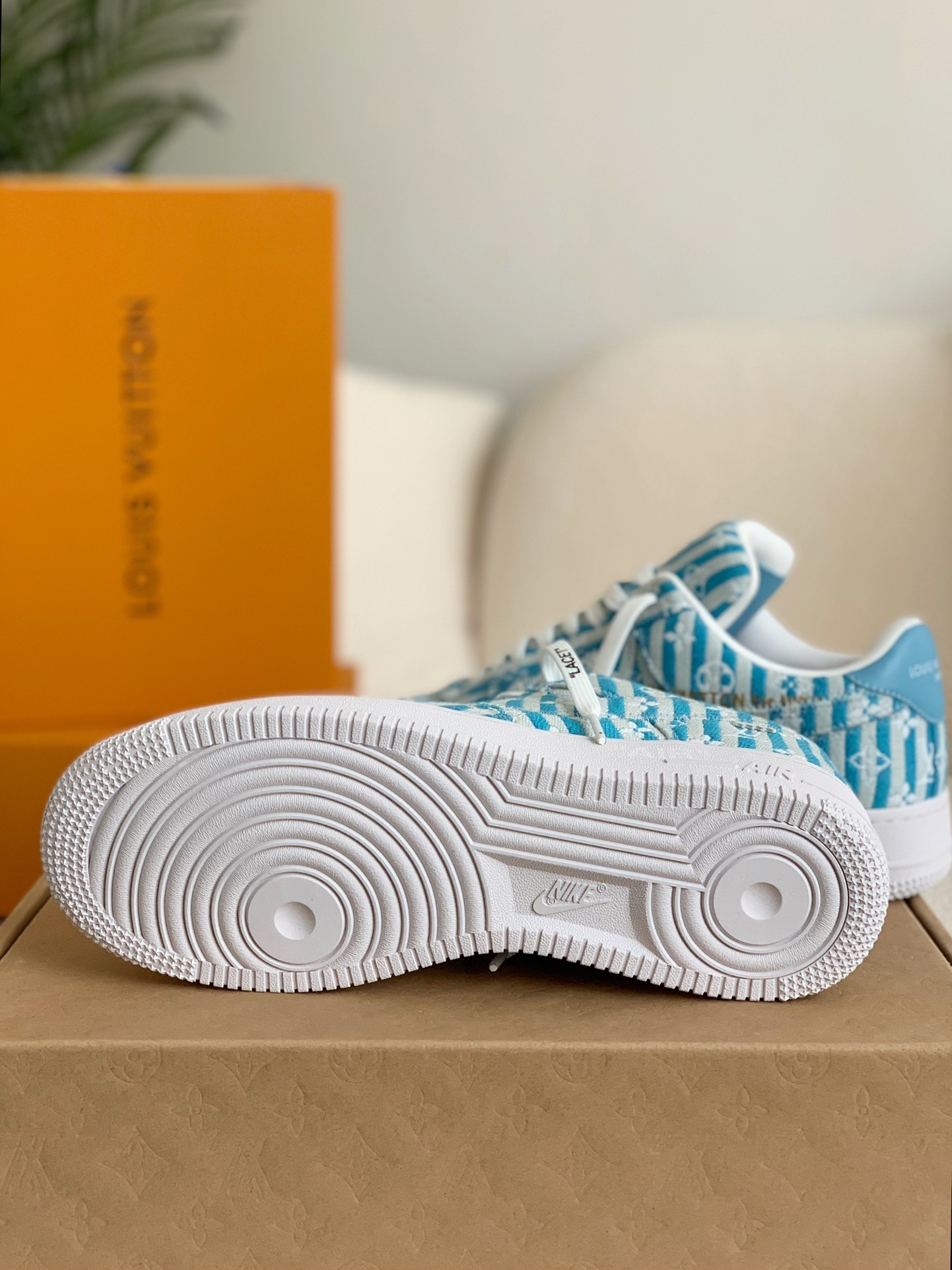 LOUIS VUITTON x NIKE AIR FORCE 1 SNEAKER