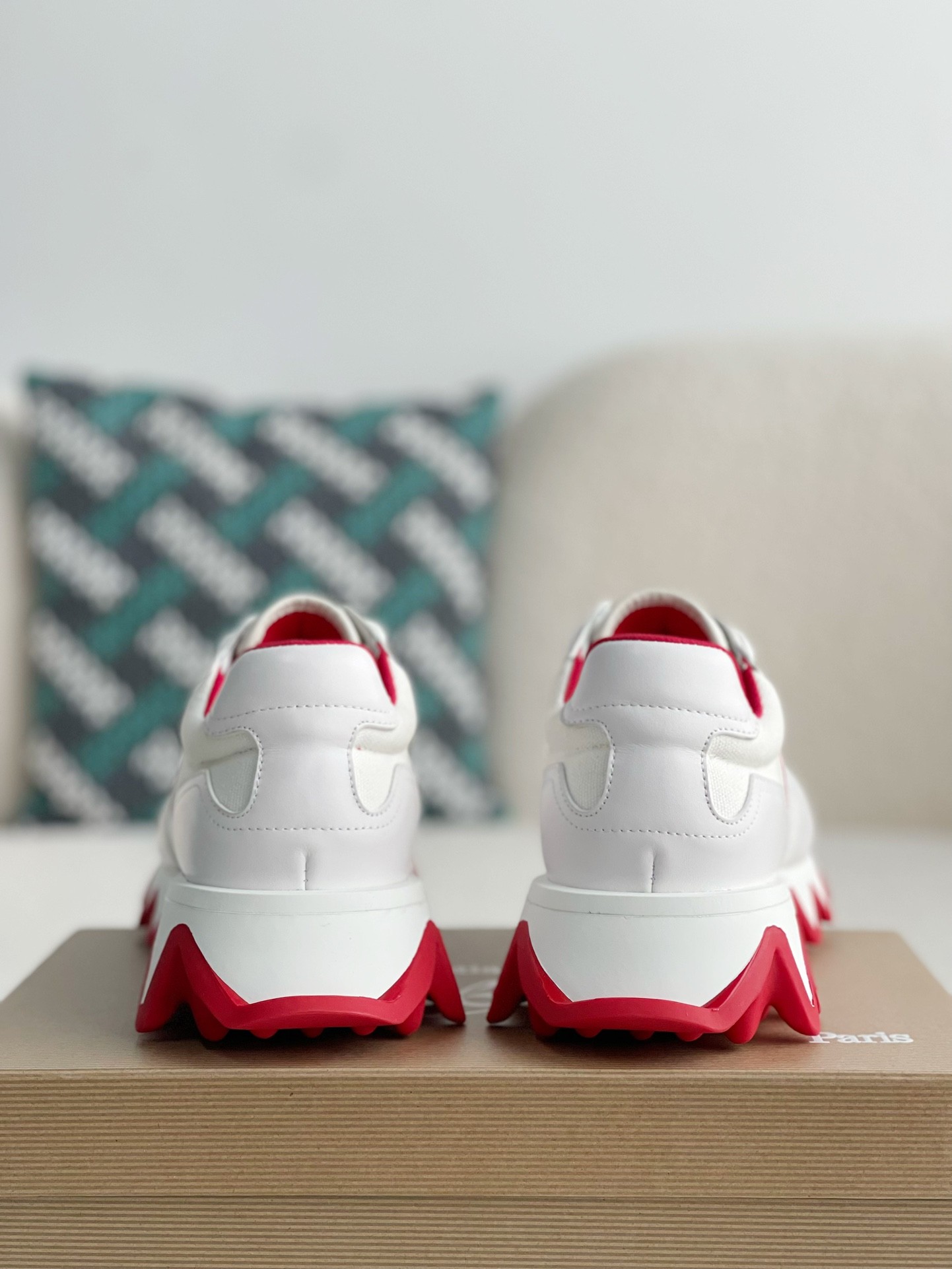 【#3016】 Christian Louboutin Sneakers