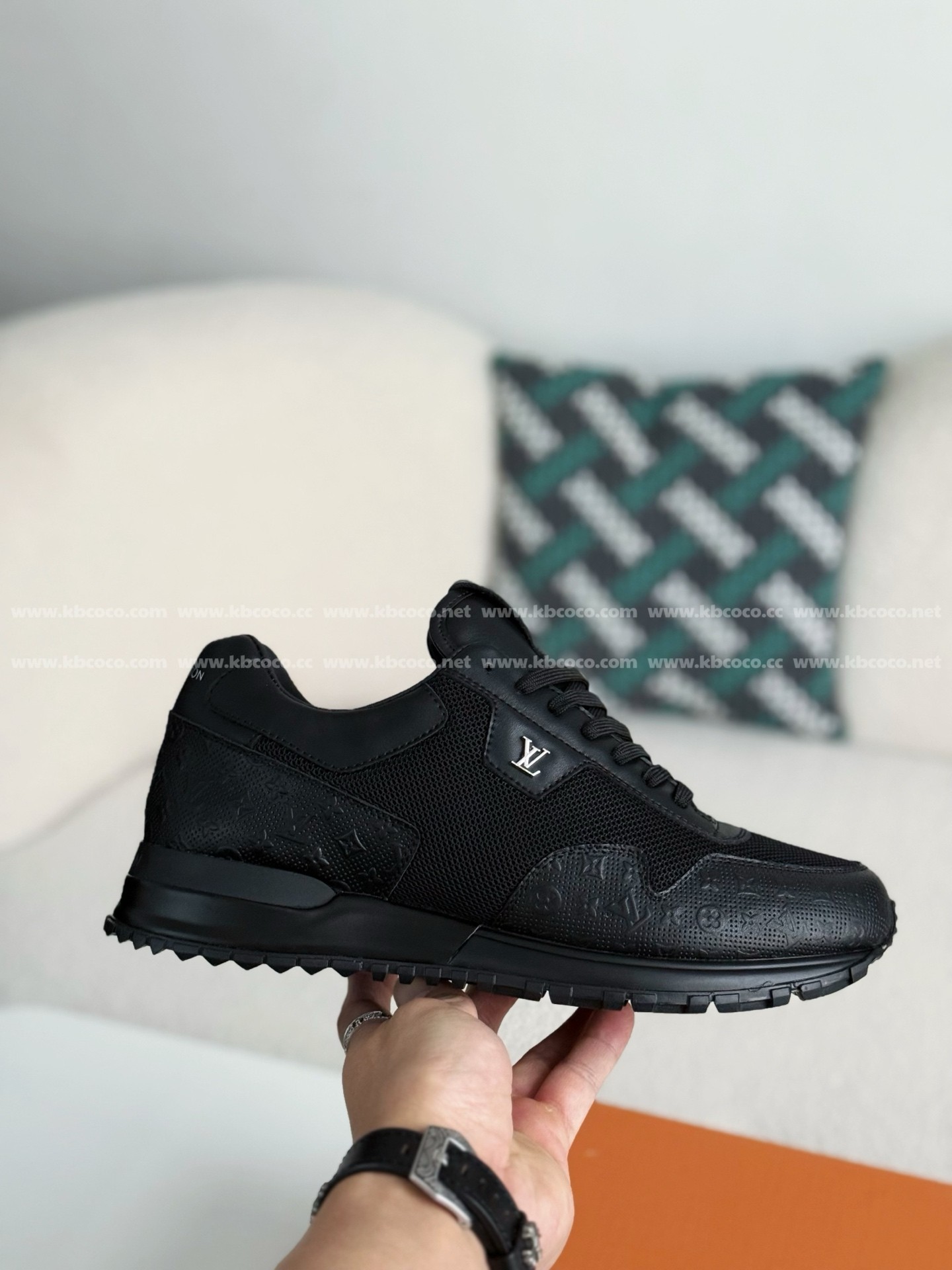 【#5391】 LOUIS VUITTON RUN AWAYCASUAL SHOES