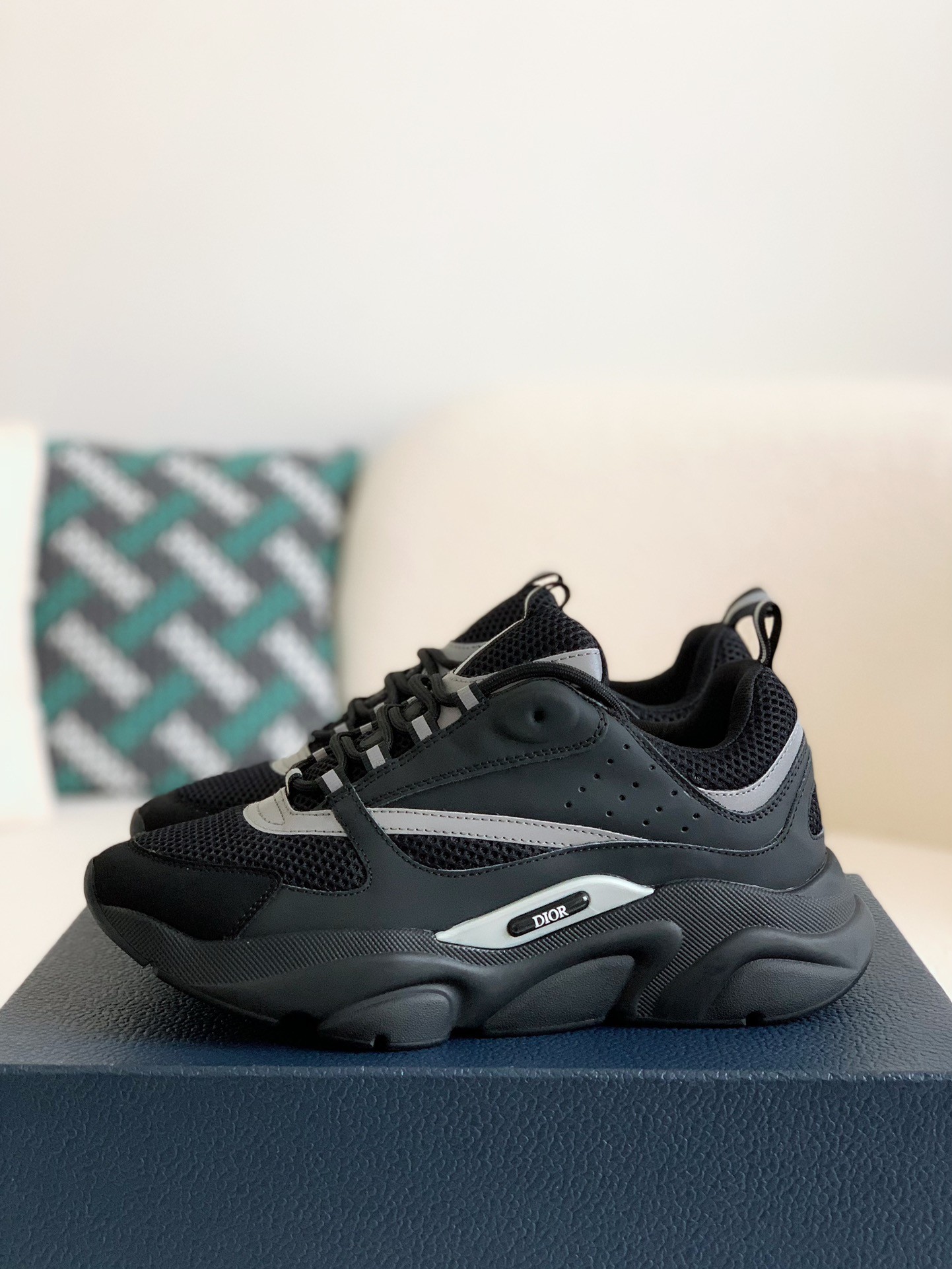 DlOR classic B22 Clunky Sneaker