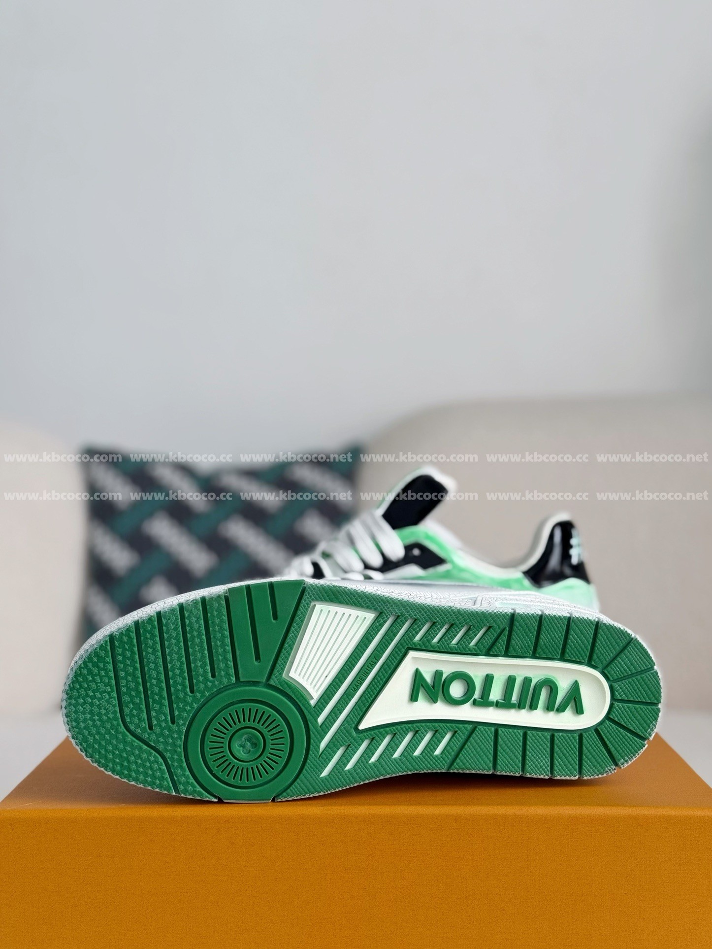 【#4489】 LOUIS VUITTON TRAINER SNEAKERS