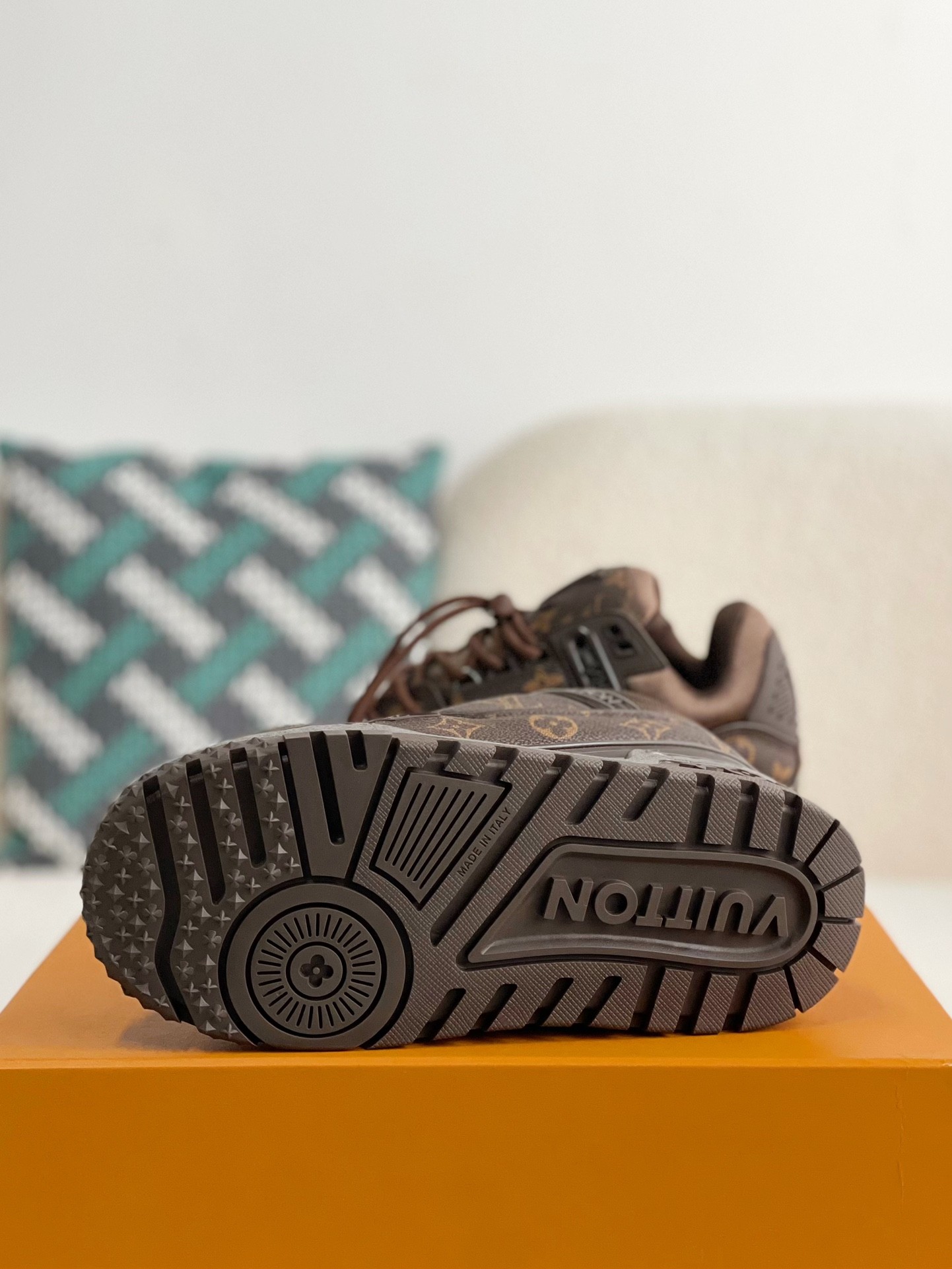 [#3340]LOUIS VUITTON TRAINER SNEAKERS