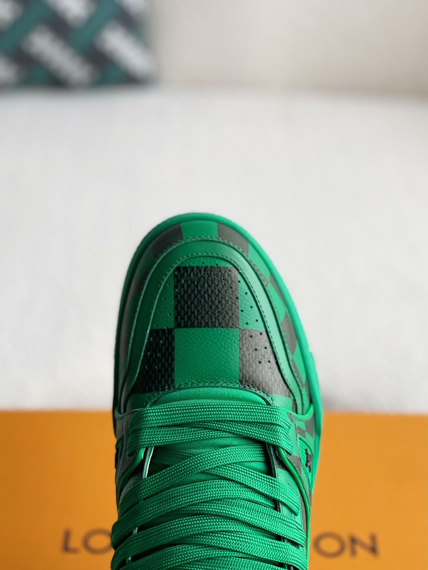 LOUIS VUITTON SNEAKERS