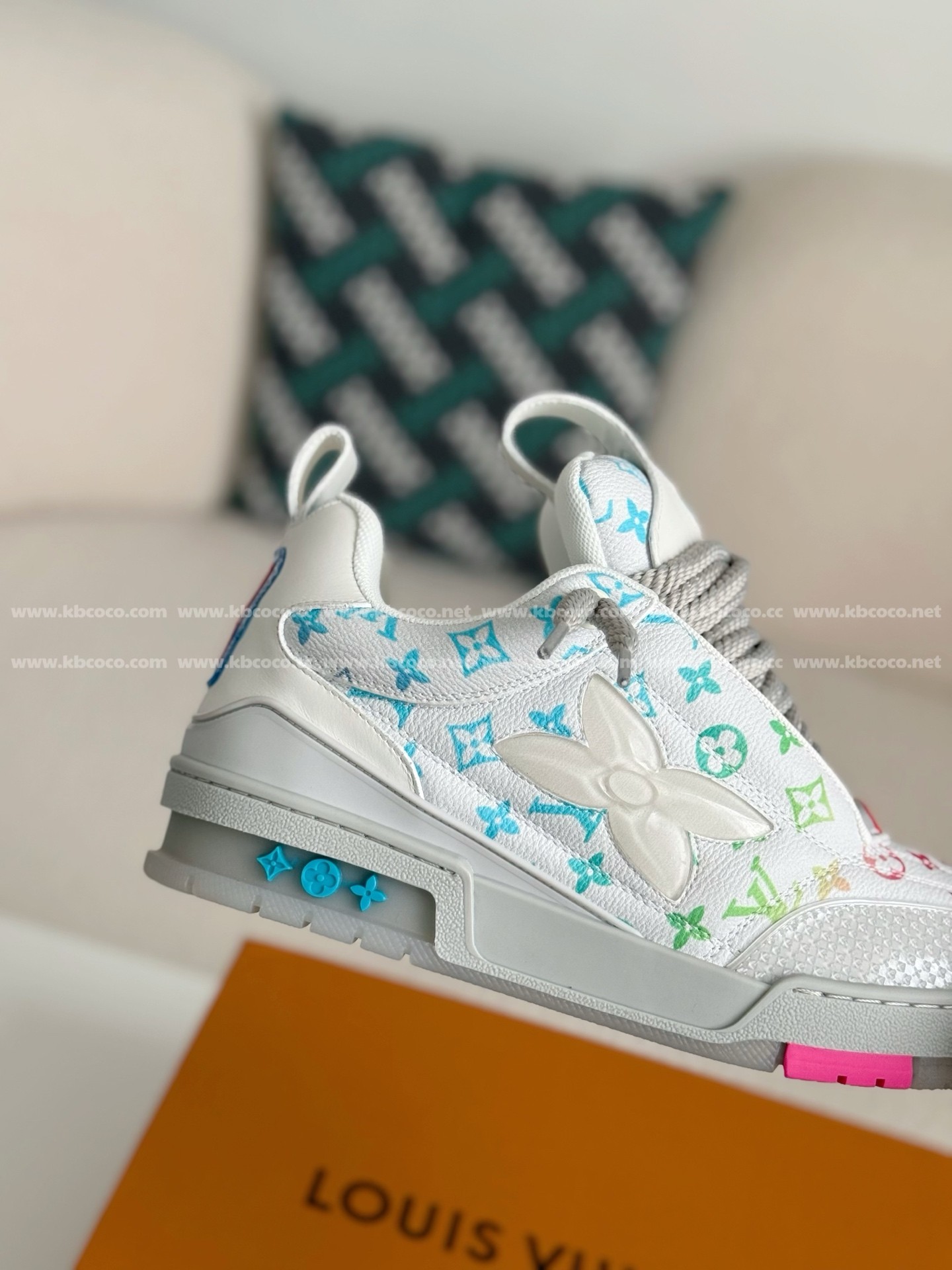 【#5284】LOUIS VUITTON RUNNER TATIC SNEAKERS