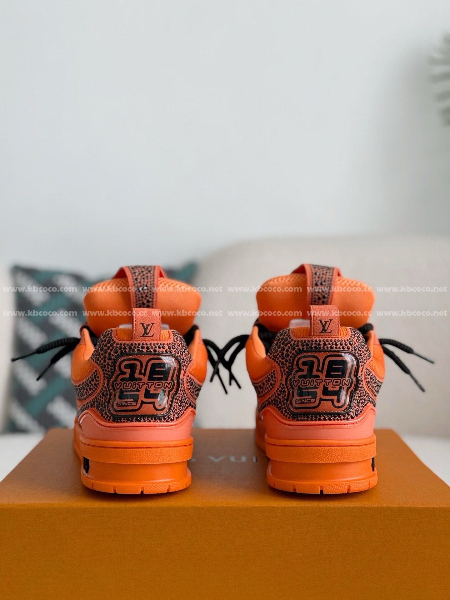 【#5073】 LOUIS VUITTON RUNNER TATIC SNEAKERS