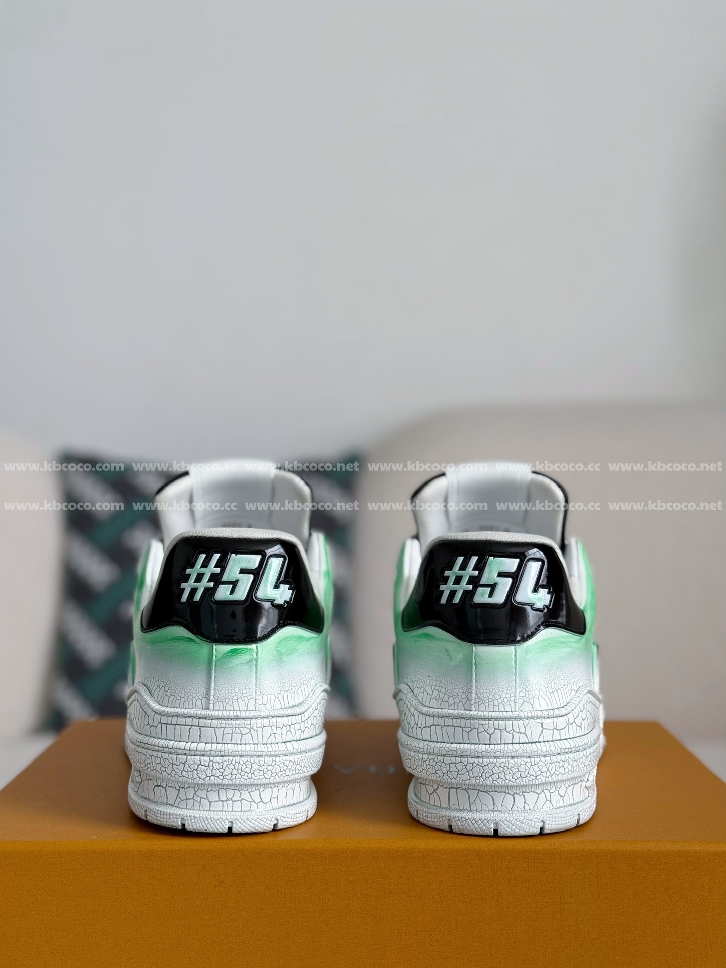 【#4489】 LOUIS VUITTON TRAINER SNEAKERS