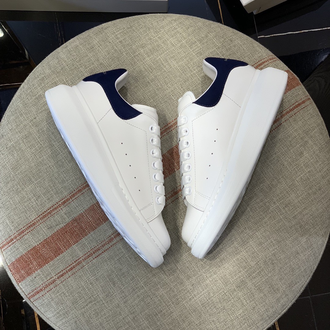 Alexander McQueen MO Dark blue velvet tail Sneakers