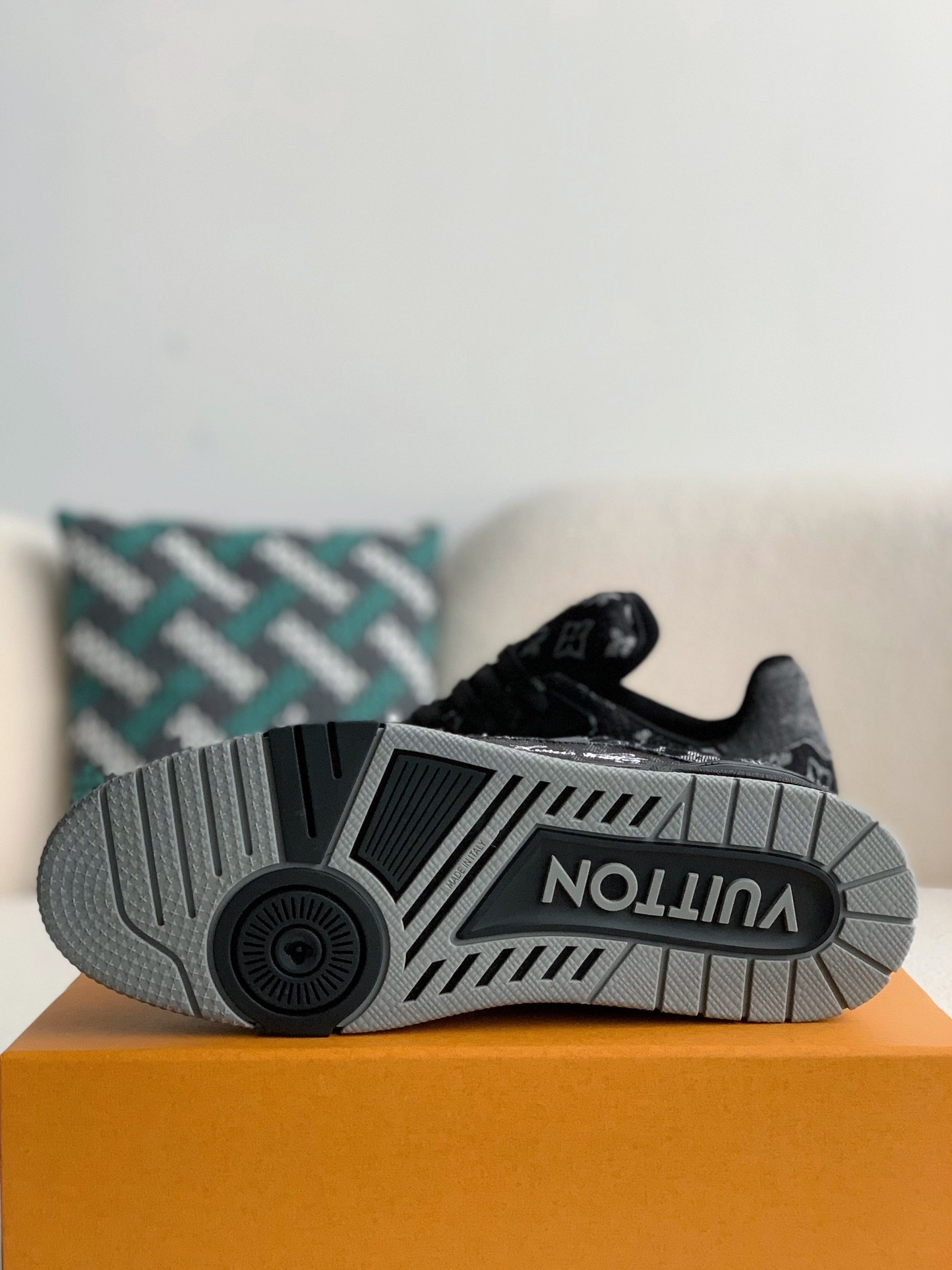 LOUIS VUITTON TRAINER 2023show style Sneakers