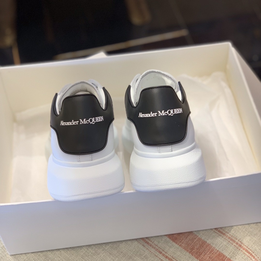 Alexander McQueen MO Black film tailSneakers