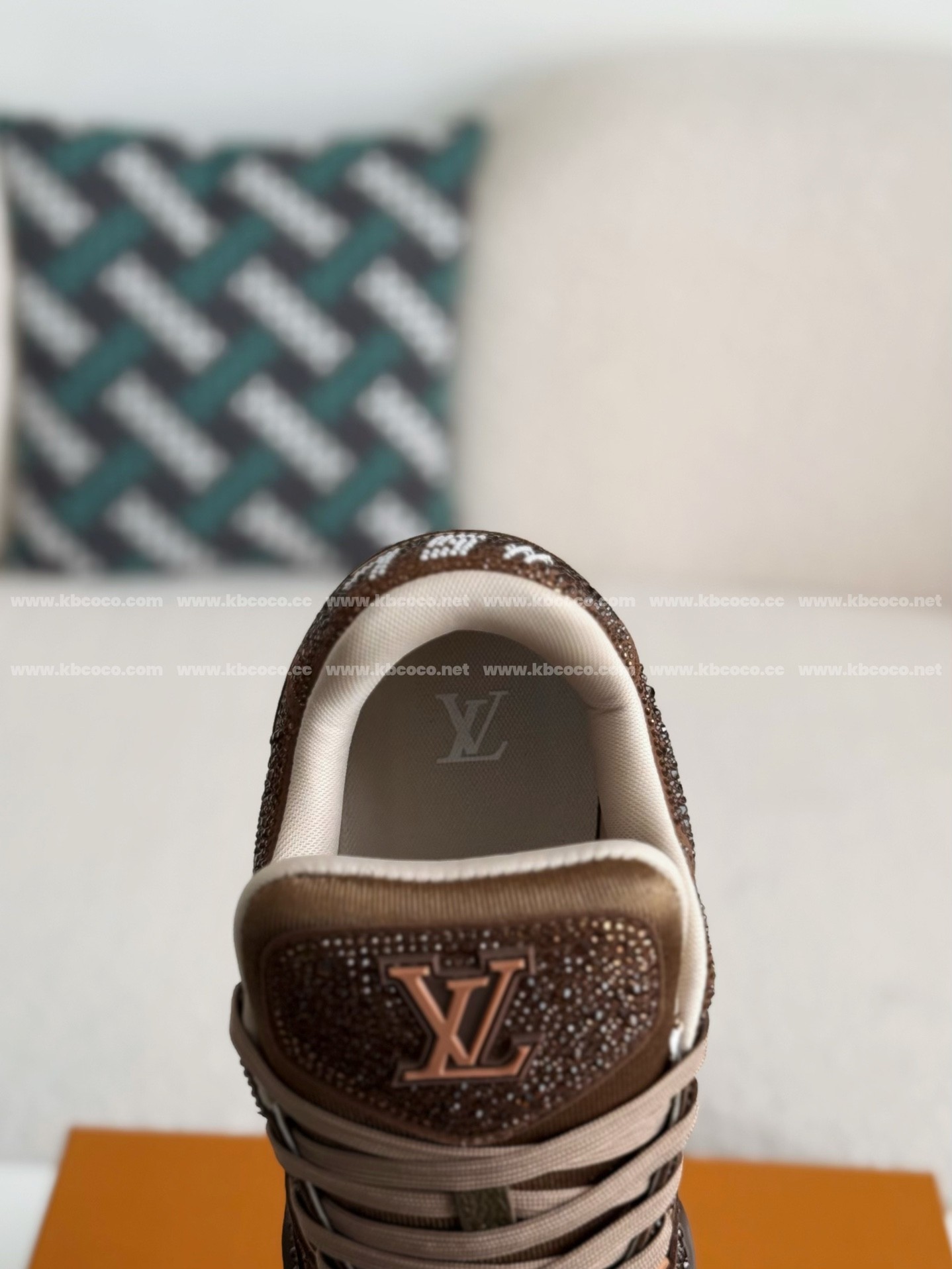 【#4114】 LOUIS VUITTON RUNNER TATIC SNEAKERS