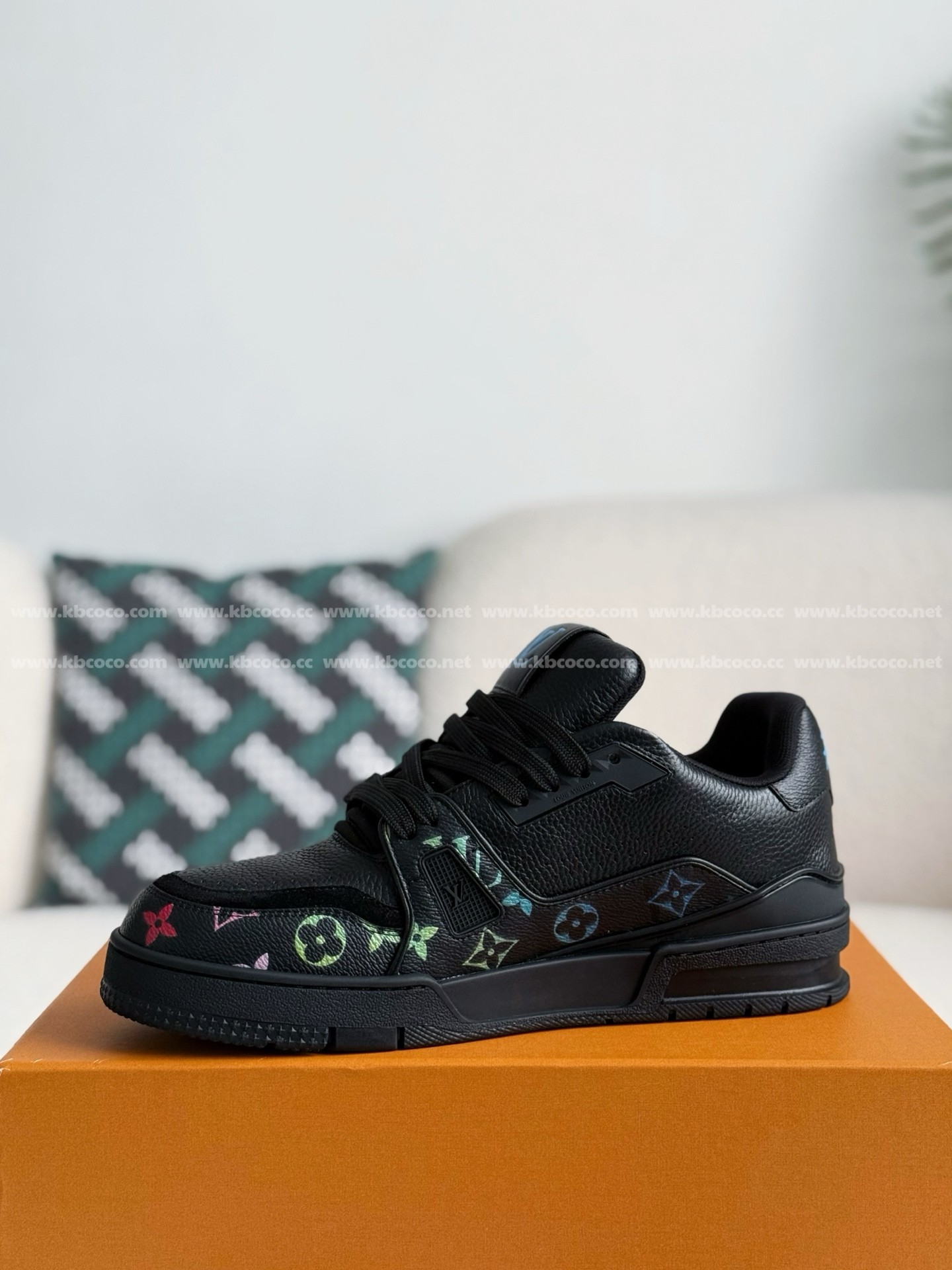 【#5224】 LOUIS VUITTON TRAINER SNEAKERS