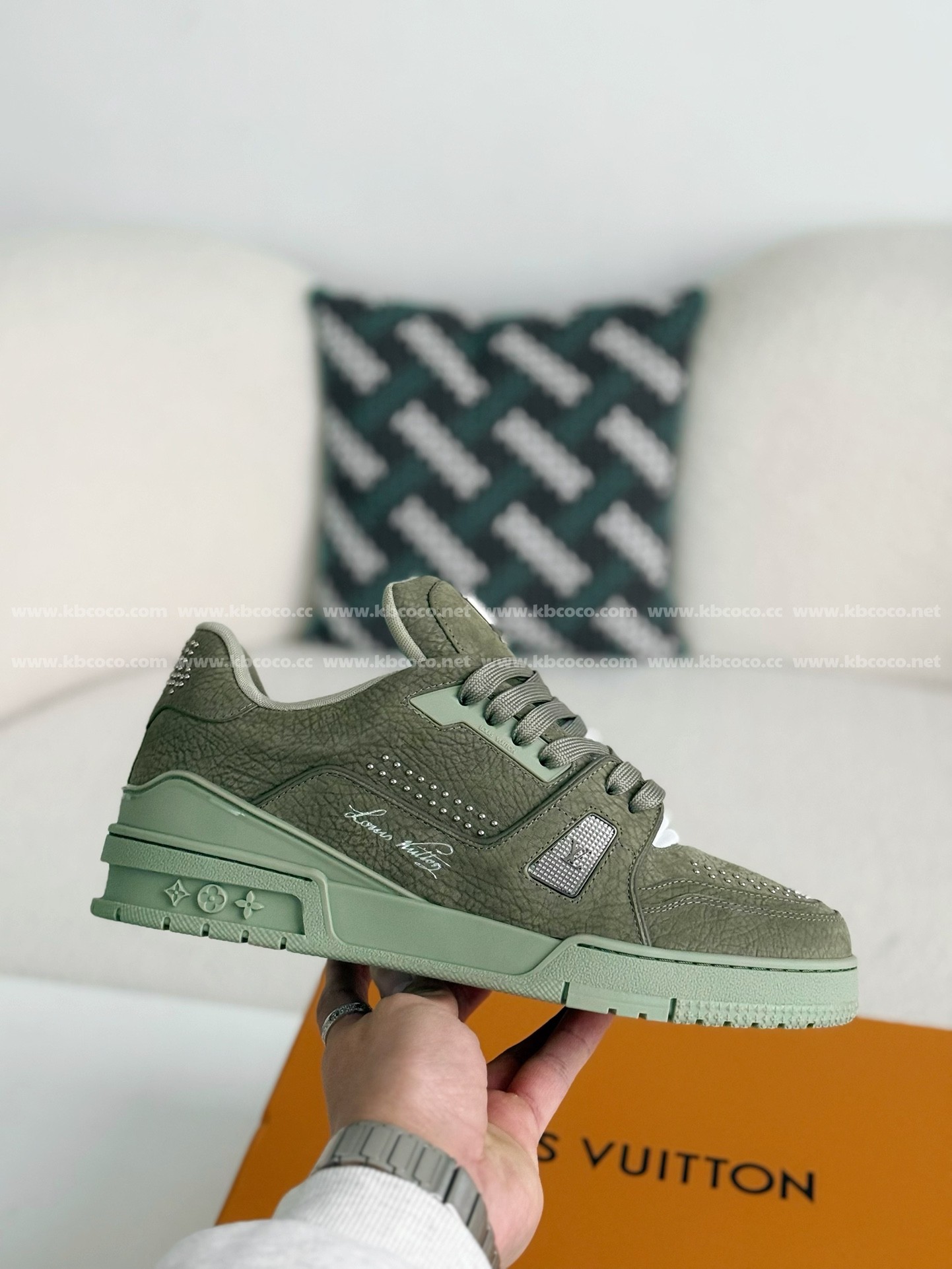 【#4530】 LOUIS VUITTON TRAINER SNEAKERS