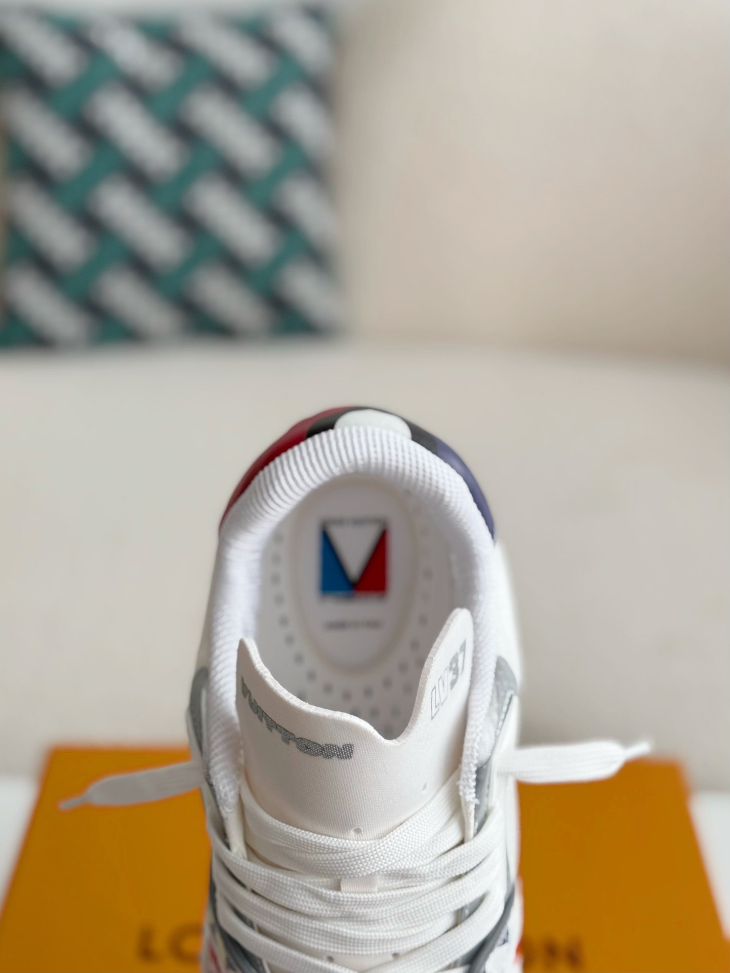 [#3807I LOUIS VUITTON TRAINER SNEAKERS 37th America's Cup Limited Edition