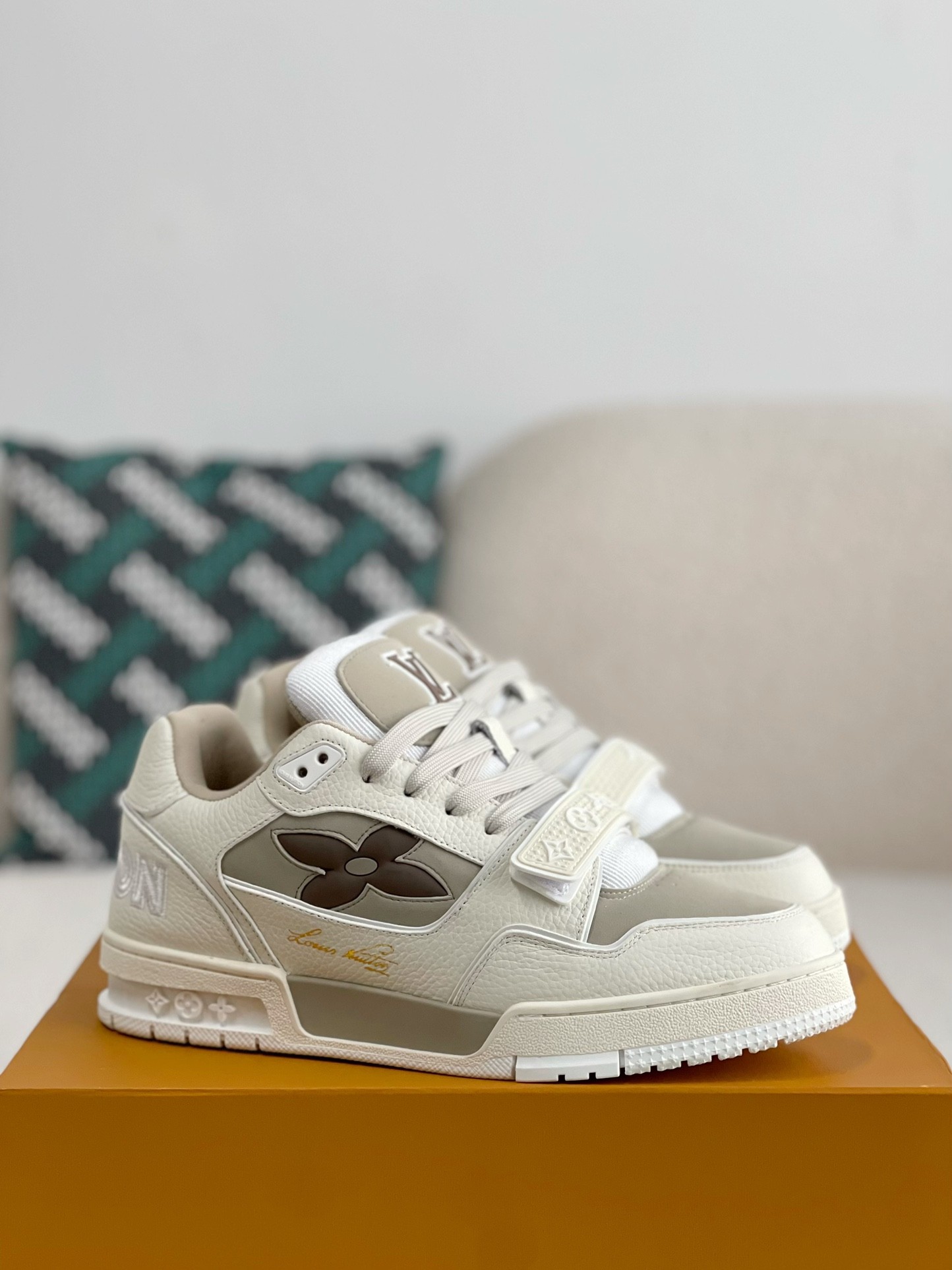 [#3343」 LOUIS VUITTON TRAINER SNEAKERS