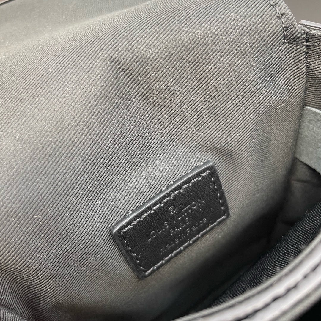 LOUIS VUITTON S-LOCK VERTICAL Crossbody bag/top quality M81524