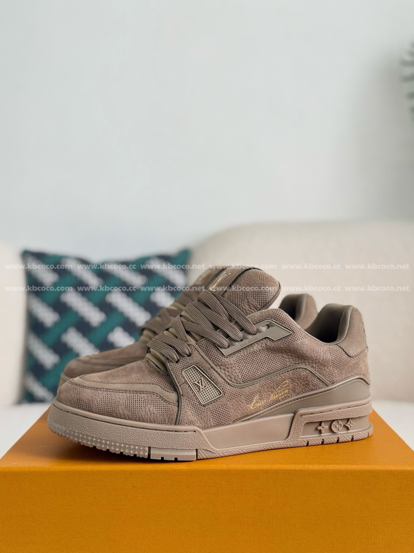 【#4873】 LOUIS VUITTON TRAINER SNEAKERS