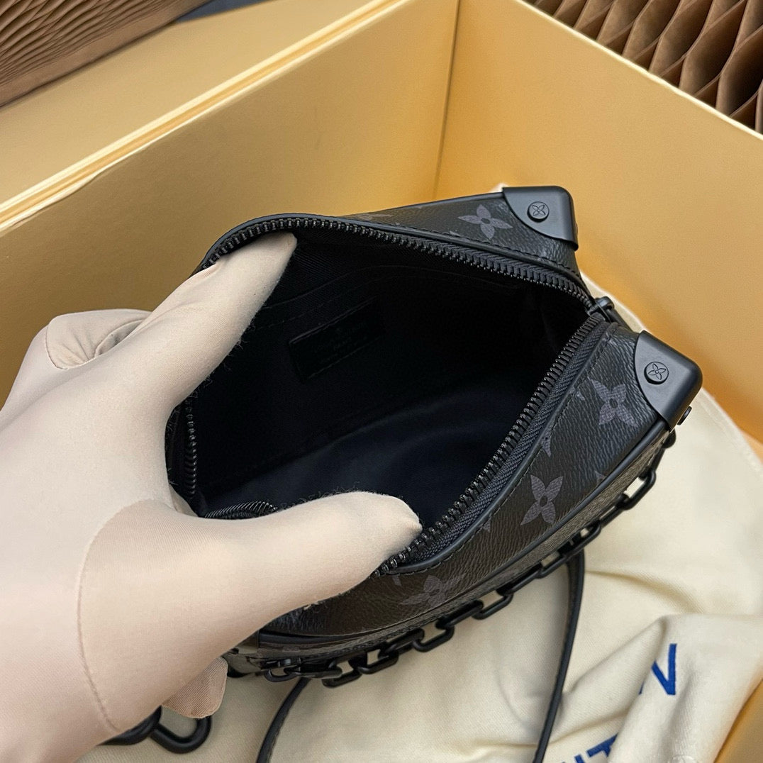 LOUIS VUITTON SOFT TRUNK Postman bag/Top Quality M44735