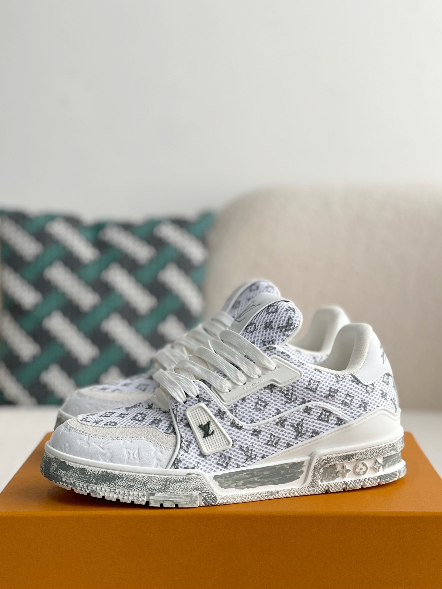 [#3369」 LOUIS VUITTON TRAINER SNEAKERS
