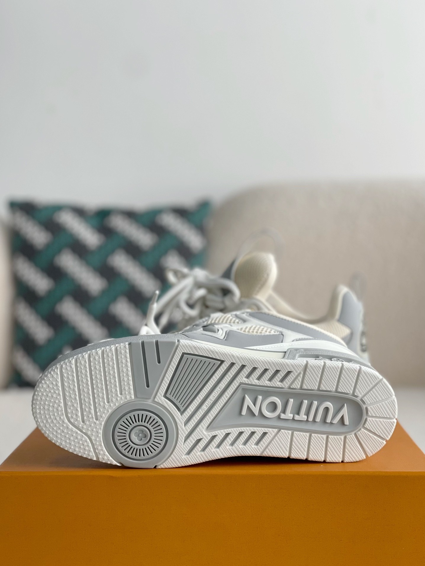 LOUIS VUITTON TRAINER SNEAKERS