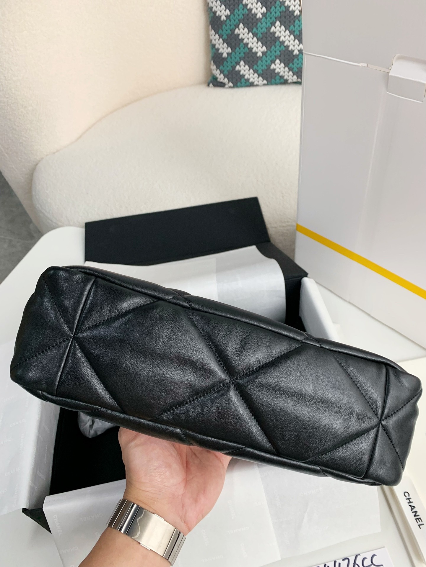 Chanel handbag AS11611