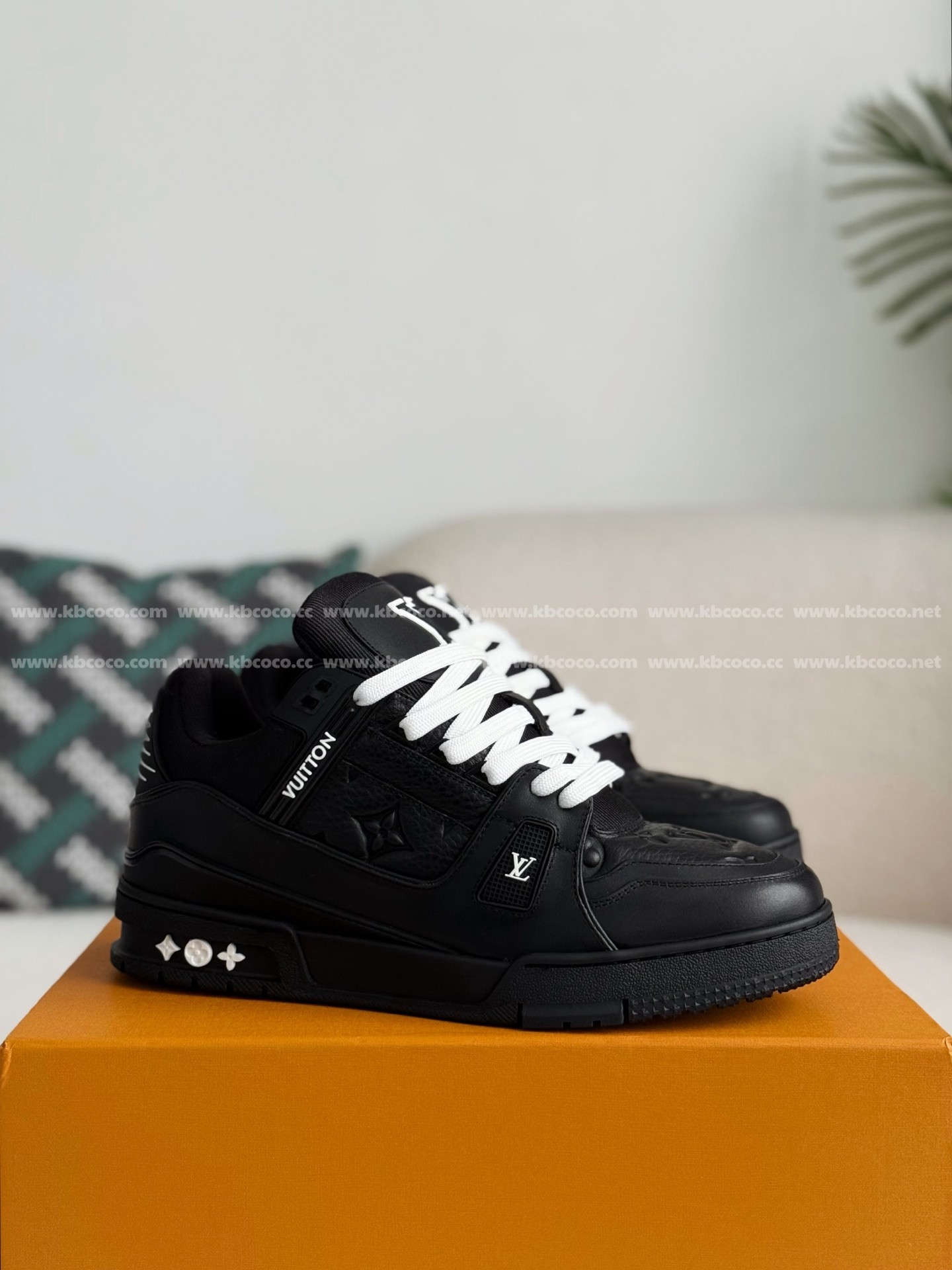 LOUIS VUITTON TRAINER Sneakers