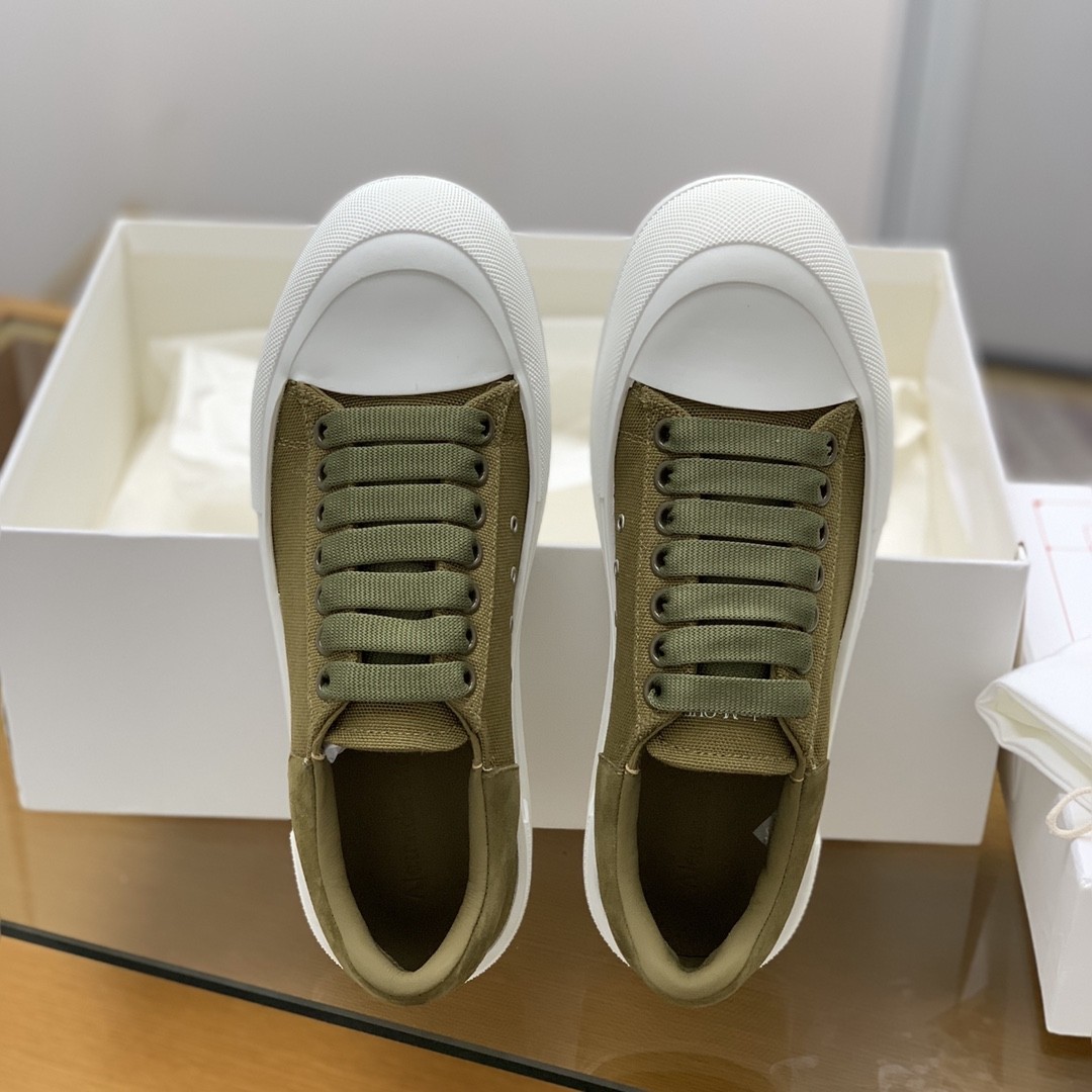 Alexander McQueen MQ olive green velvet tail Sneakers