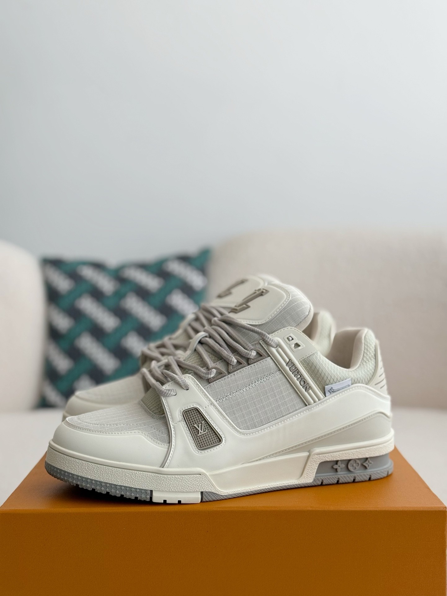 [#3904]LOUIS VUITTON TRAINER SNEAKERS