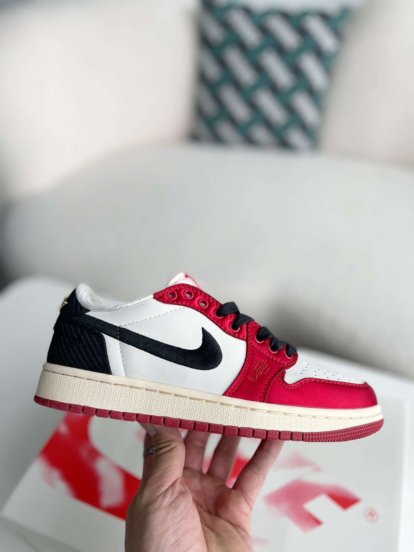 Trophy Room x Jordan Air Jordan 1 LowGolf Sneakers