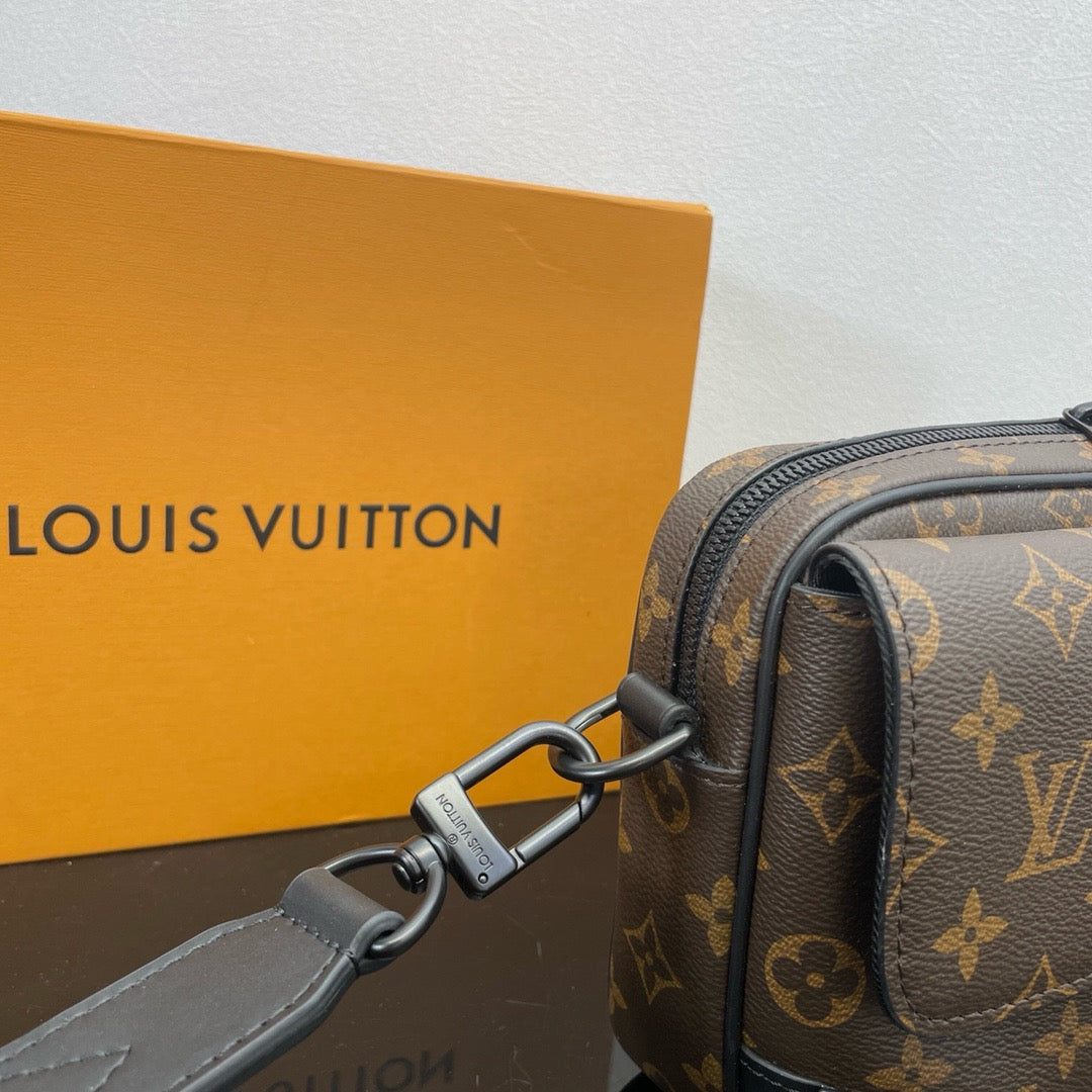 LOUIS VUITTON Steamer Postman bag/top quality M46795