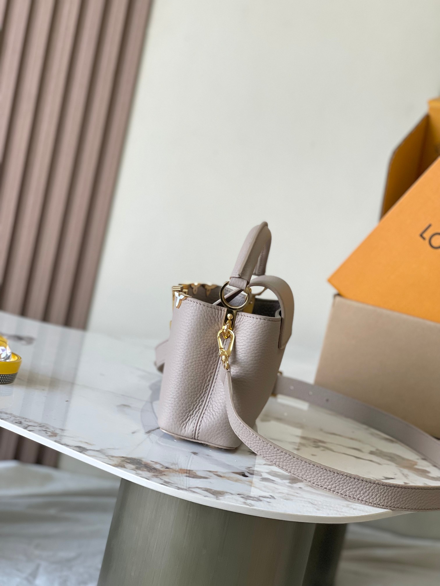 LOUIS VUITTON Capucines Handbag/Top Quality M11341