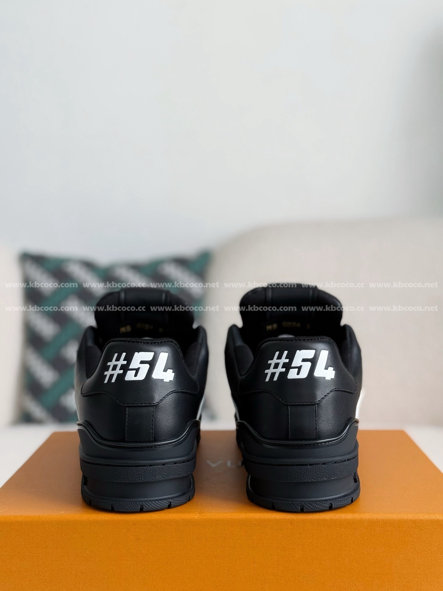 【#4639】 LOUIS VUITTON TRAINER SNEAKERS