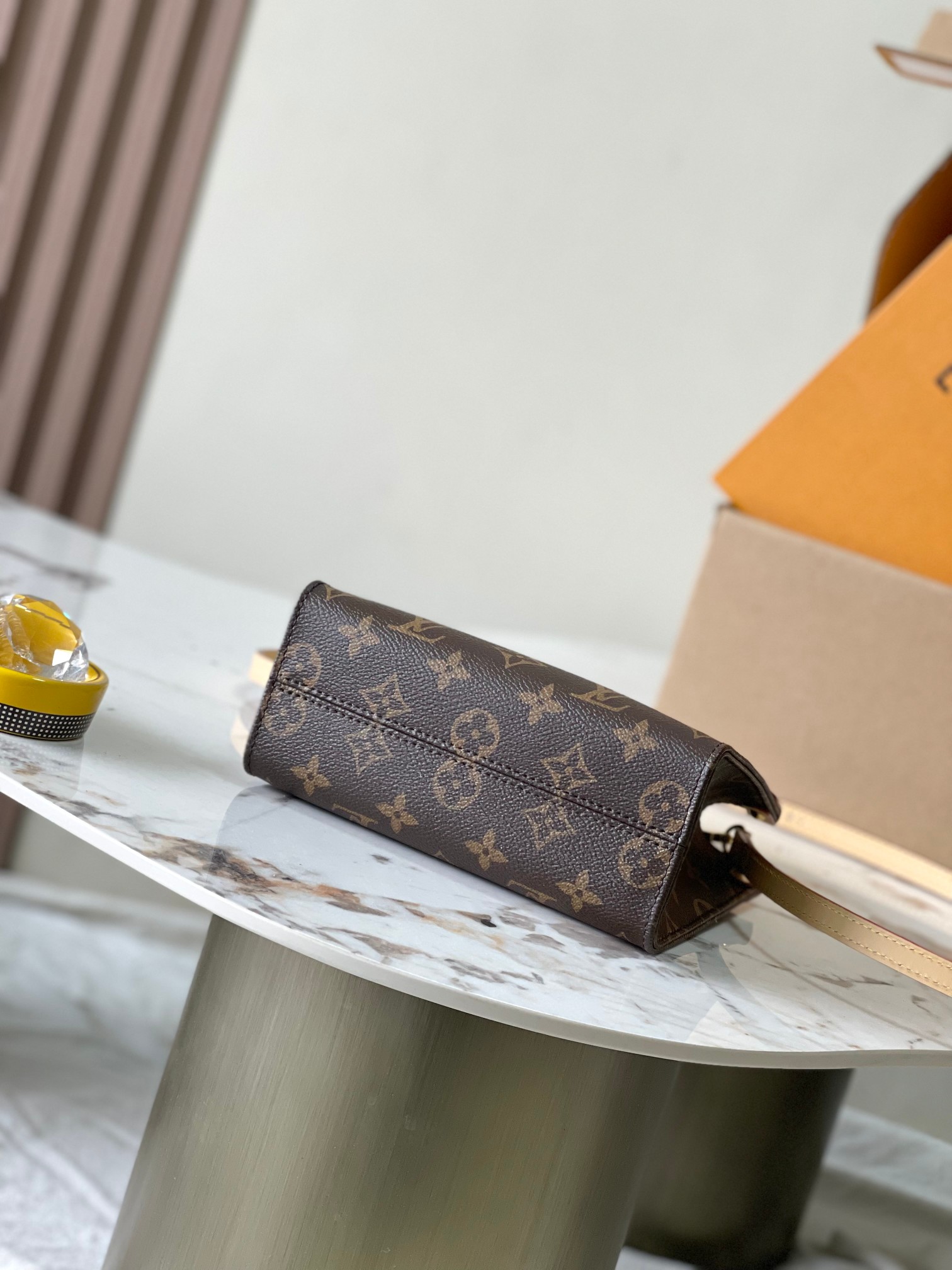 LOUIS VUITTONxTakashi Murakami ONTHEGO BB Tote bag/top quality M13668