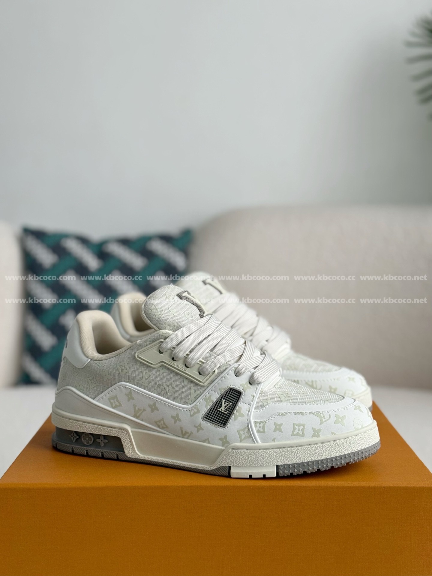 【#5259】 LOUIS VUITTON TRAINER SNEAKERS
