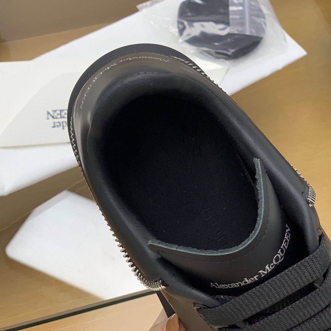 Alexander McQueen MQ All black zip Sneakers