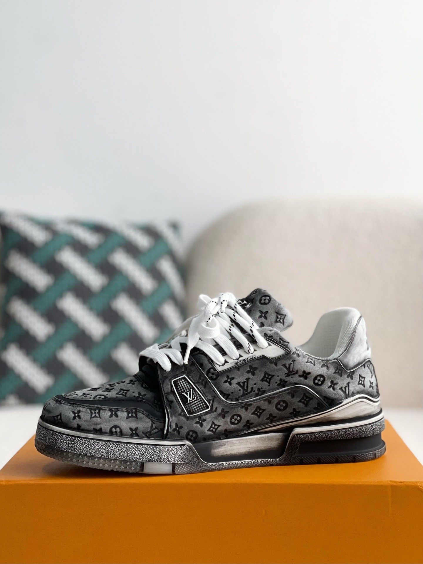 [#3567」 LOUIS VUITTON TRAINER SNEAKERS