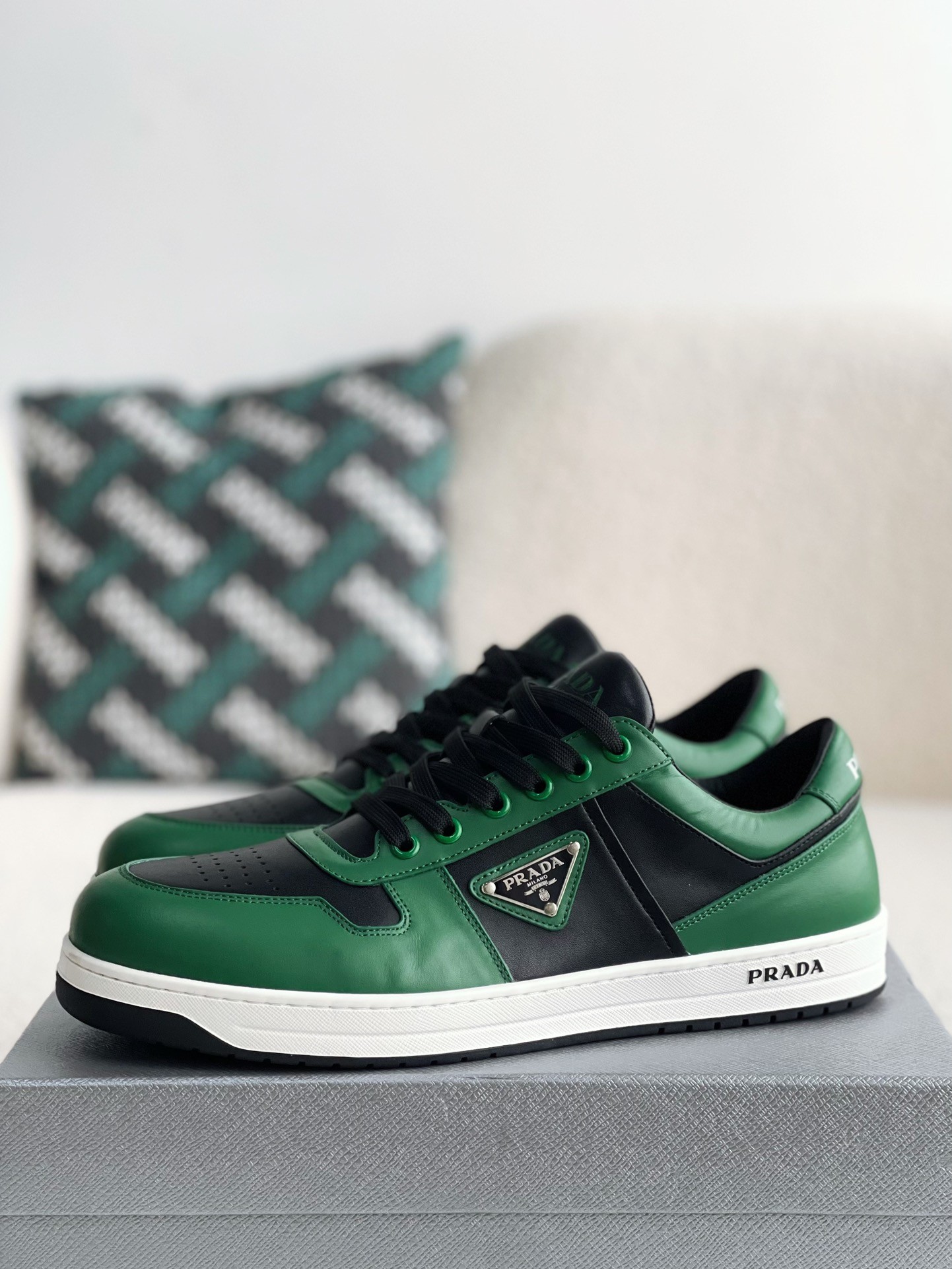 【#3290】 Prada Sneakers