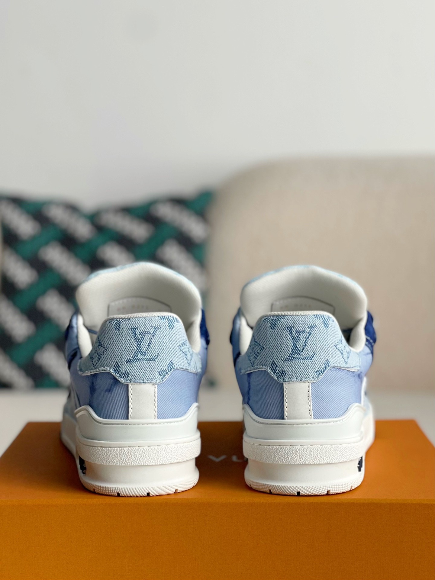 LOUIS VUITTON TRAINER SNEAKERS