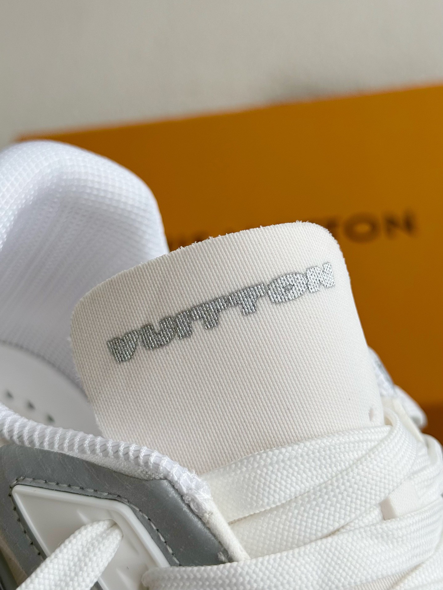 [#3807I LOUIS VUITTON TRAINER SNEAKERS 37th America's Cup Limited Edition