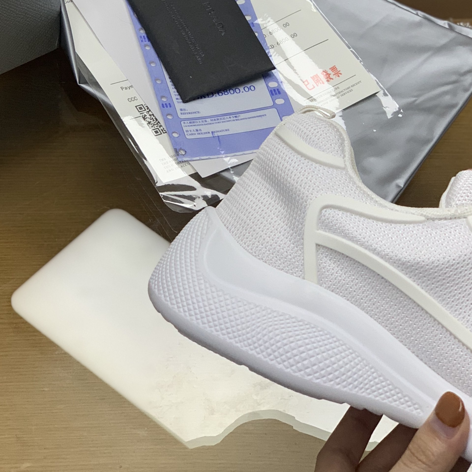 【#627】 Prada Sneakers