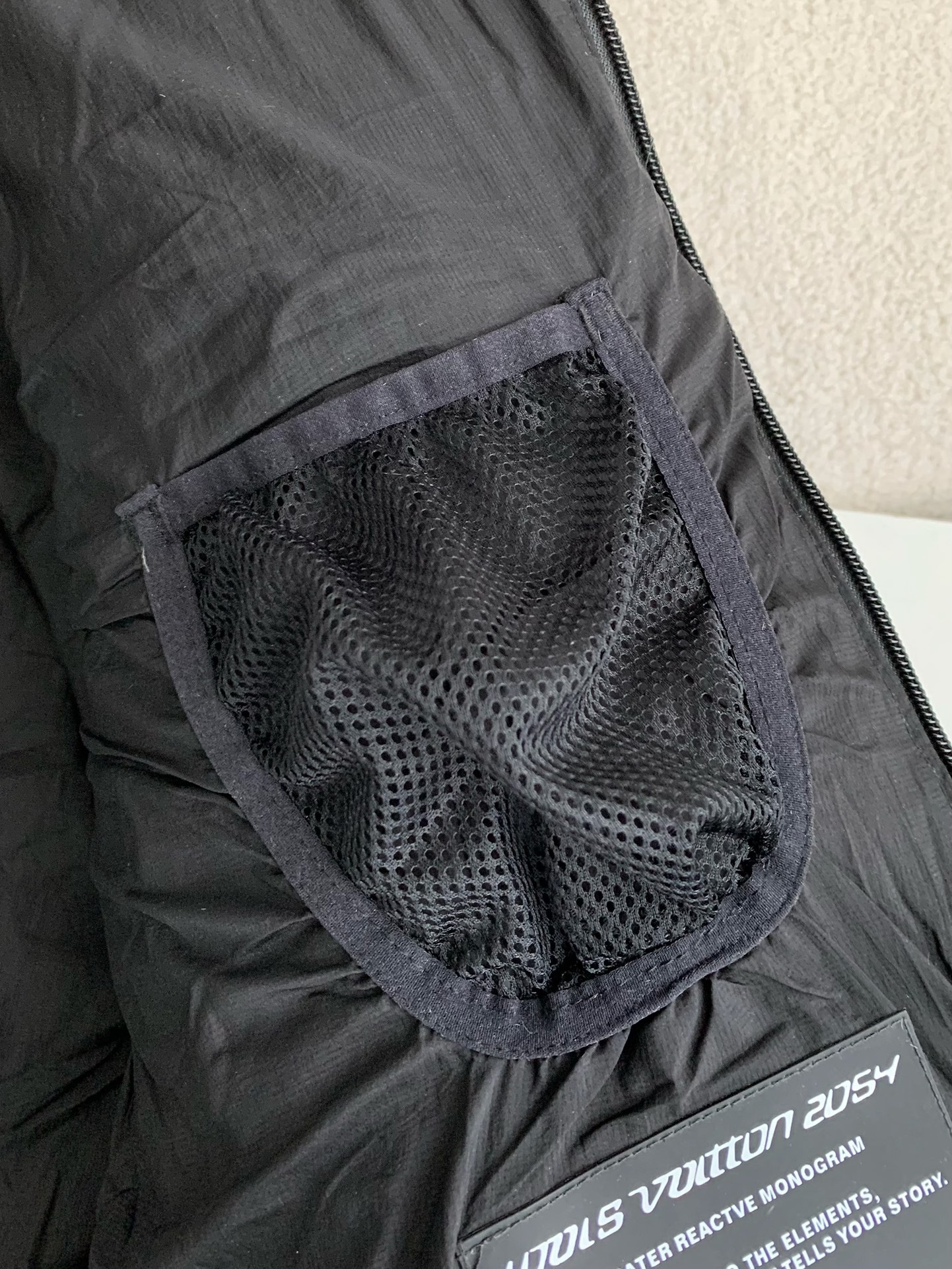 Louis Vuitton 24s warm color changingfabric men's down jacket