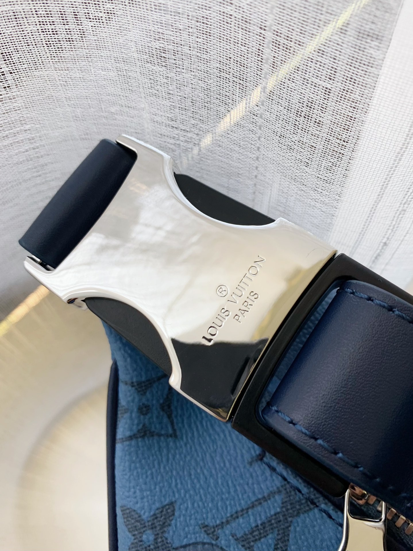 Louis Vuitton 2023 New DISCOVERY Droplet Blue Waistpack M22576