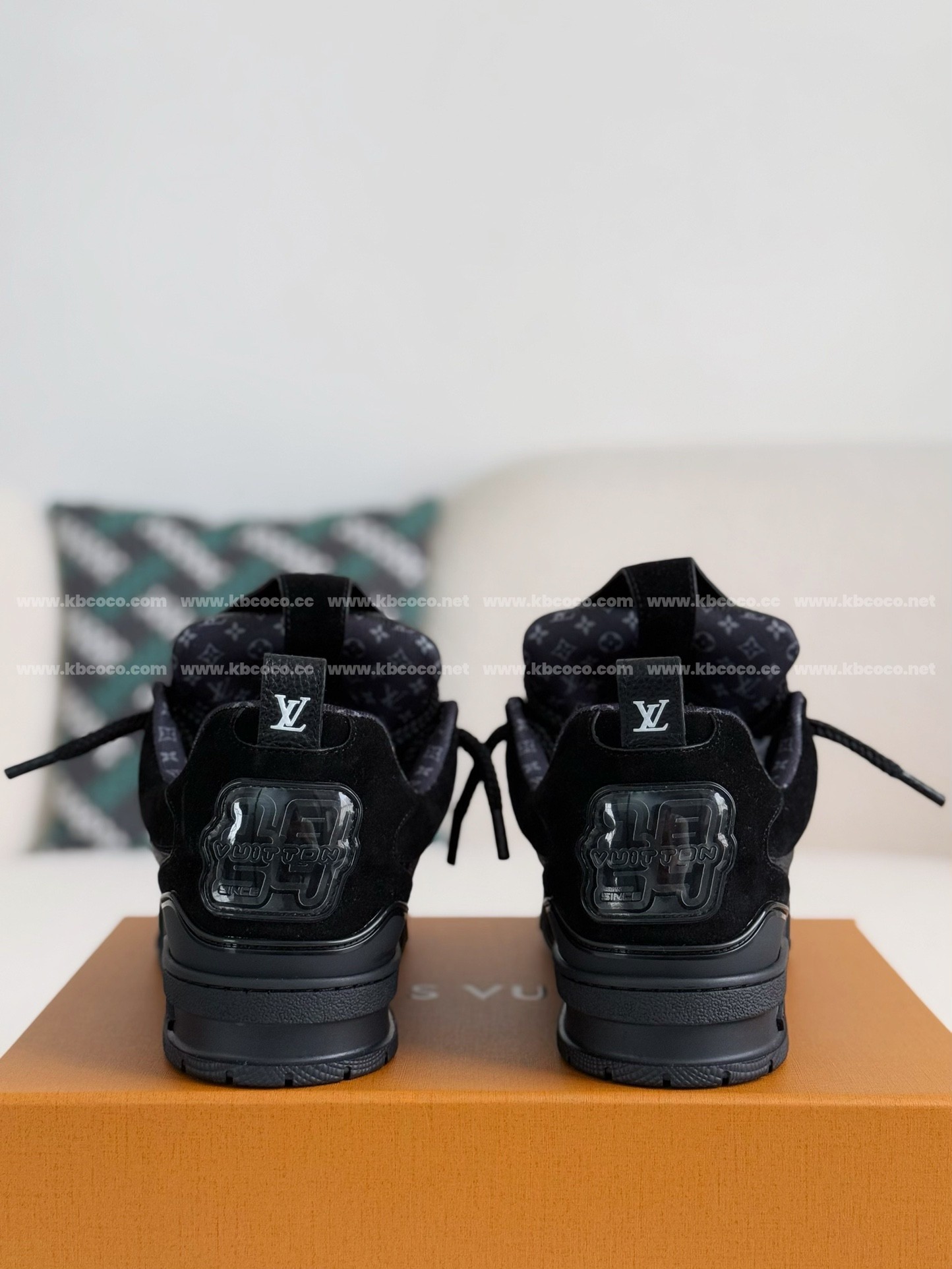 【#4015】 LOUIS VUITTON SKATE LOW-TOP SNEAKERS