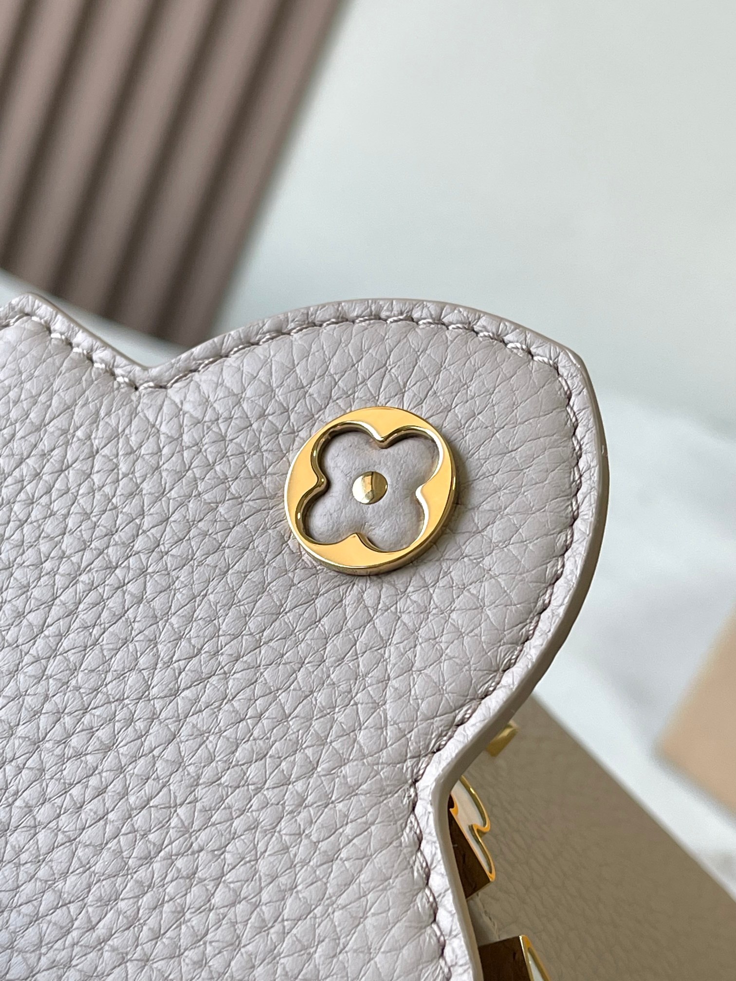 LOUIS VUITTON Capucines Handbag/Top Quality M11341