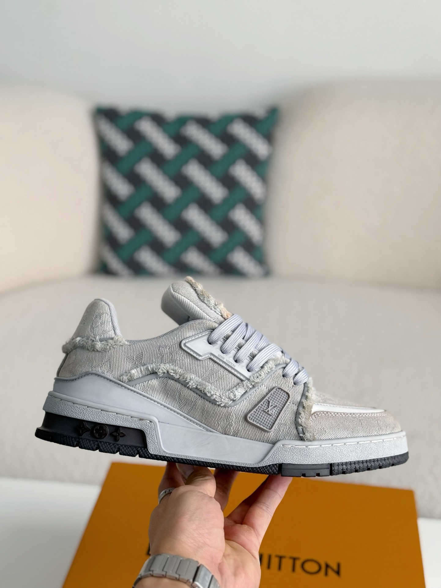 [#3917]LOUIS VUITTON TRAINER SNEAKERS