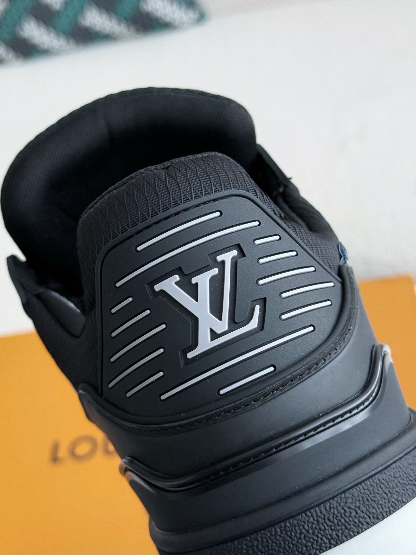[#3905] LOUIS VUITTON TRAINER SNEAKERS