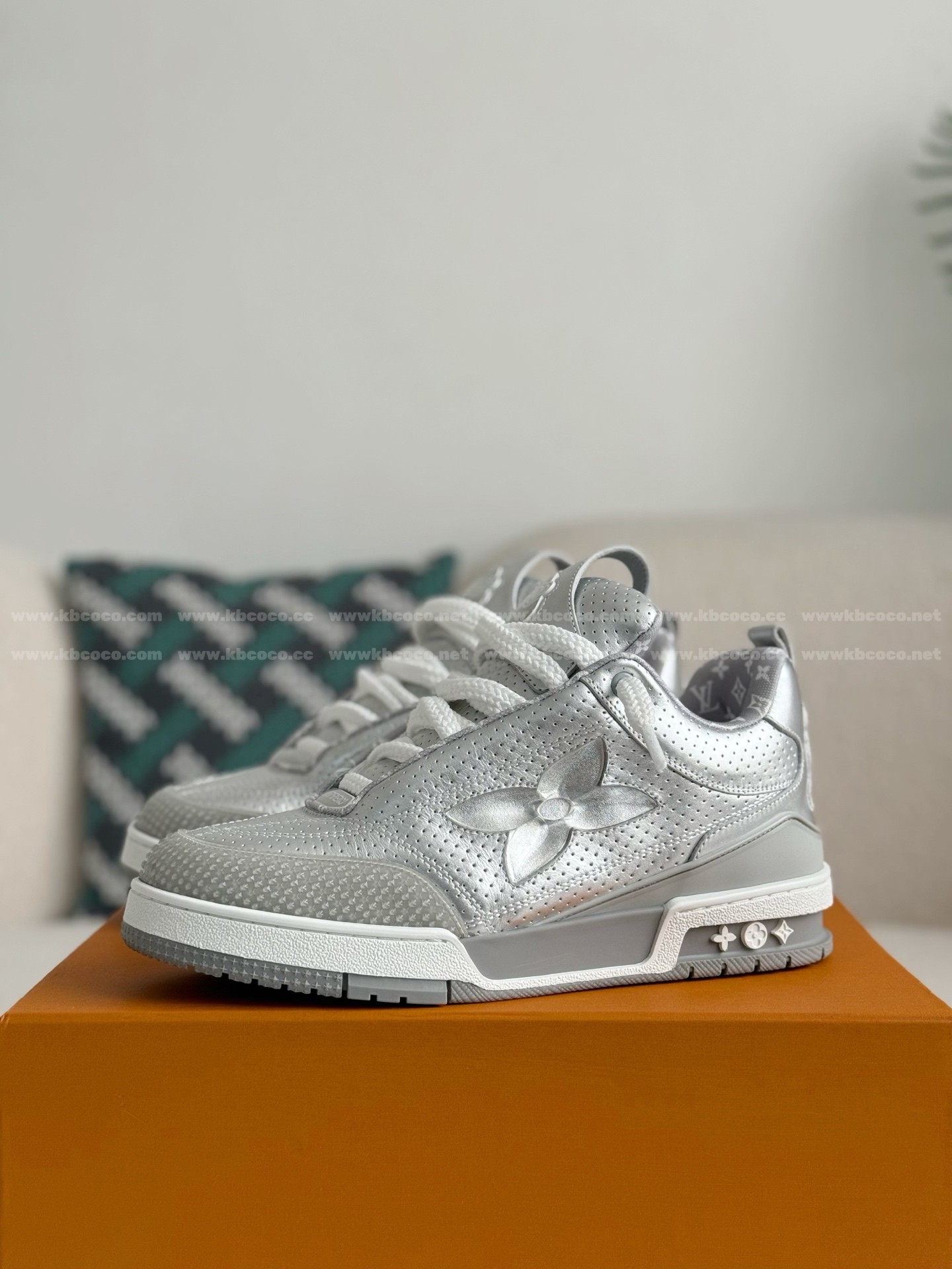 【#5645】 LOUIS VUITTON SKATE SNEAKERS