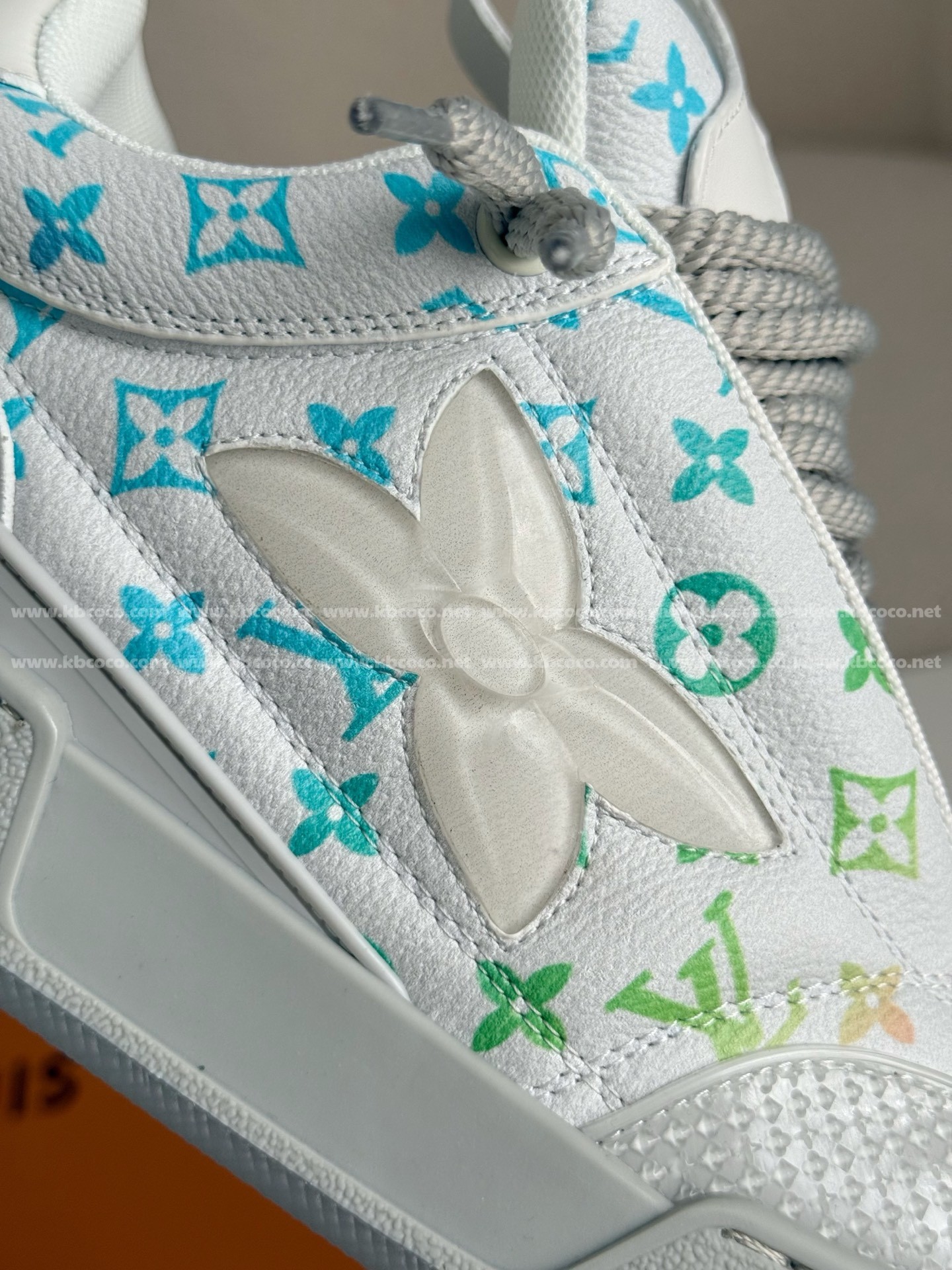 【#5284】LOUIS VUITTON RUNNER TATIC SNEAKERS