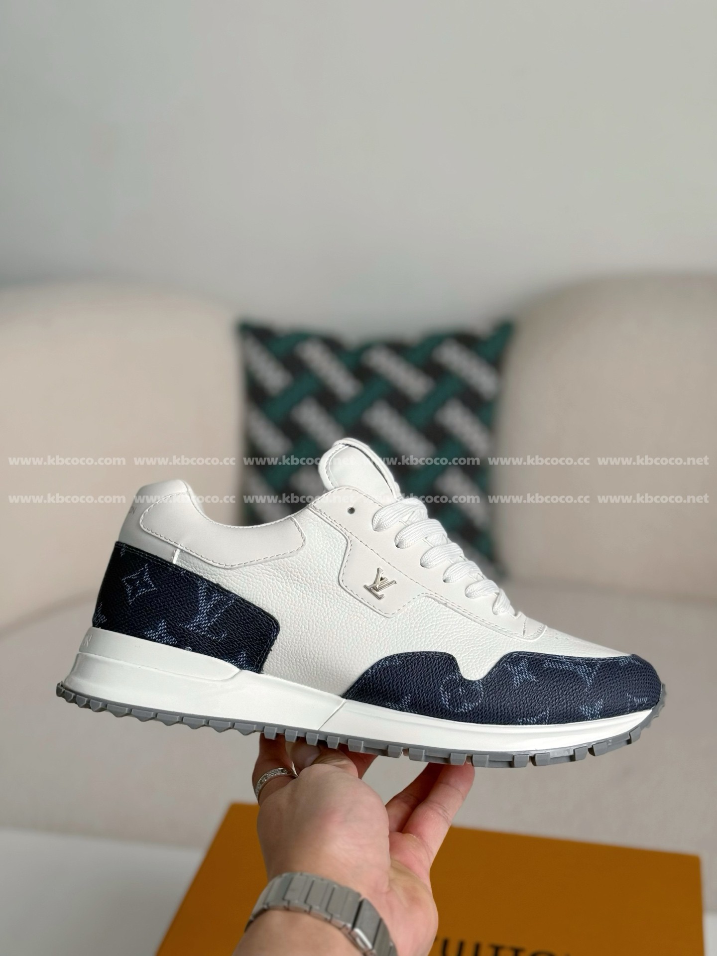 【#4679】 LOUIS VUITTON RUN AWAYCASUAL SHOES