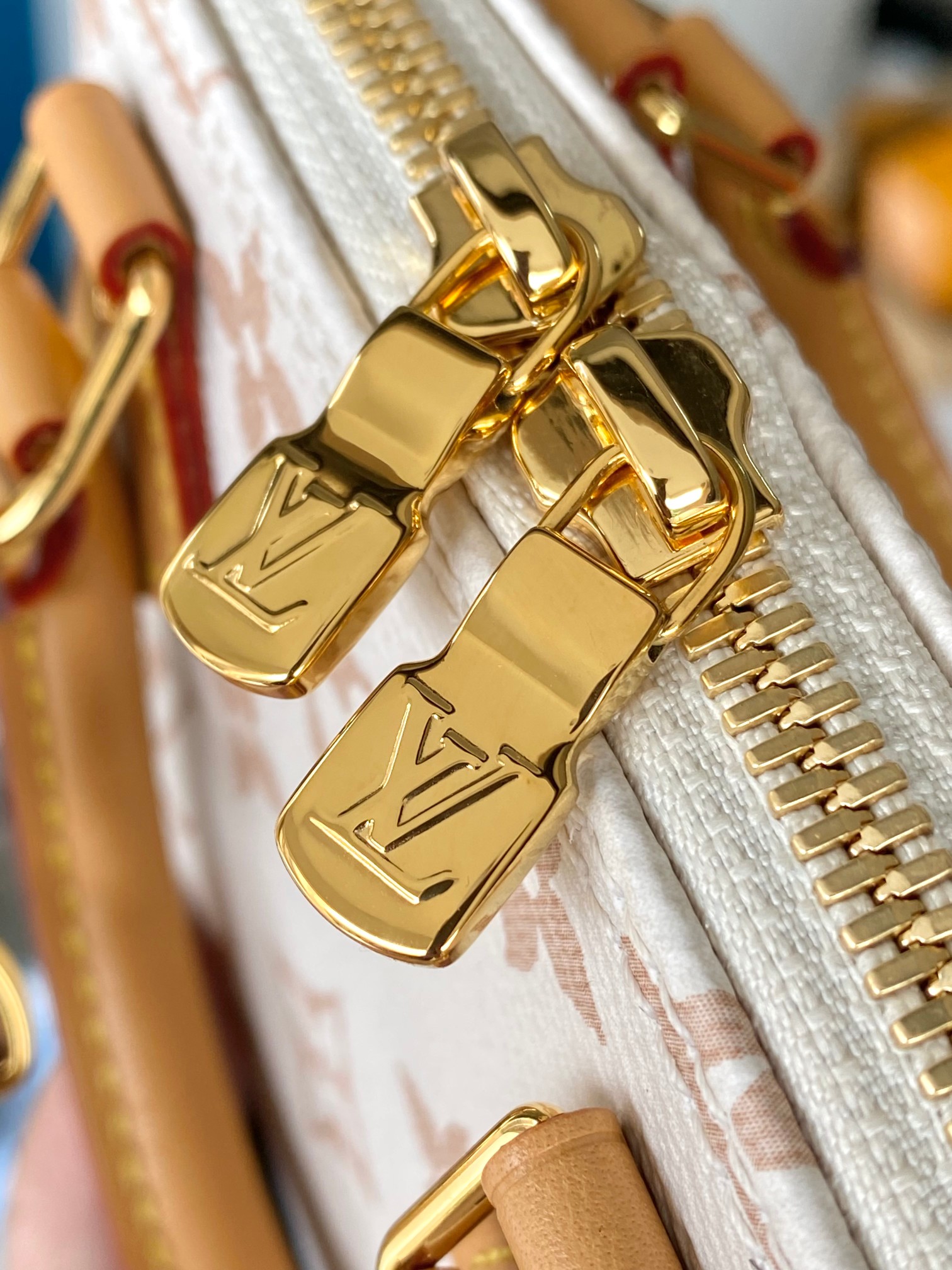 LOUIS VUITTON Alma Handbag/Top Quality M46895